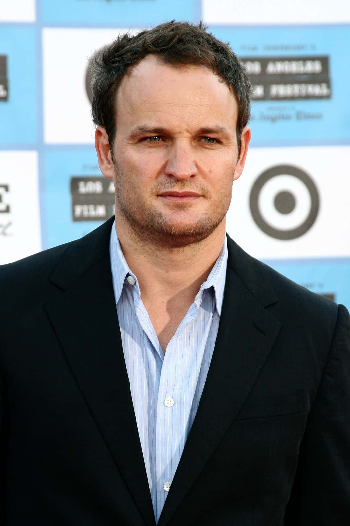 Jason Clarke, black suit, light blue shirt, HD Phone Wallpaper