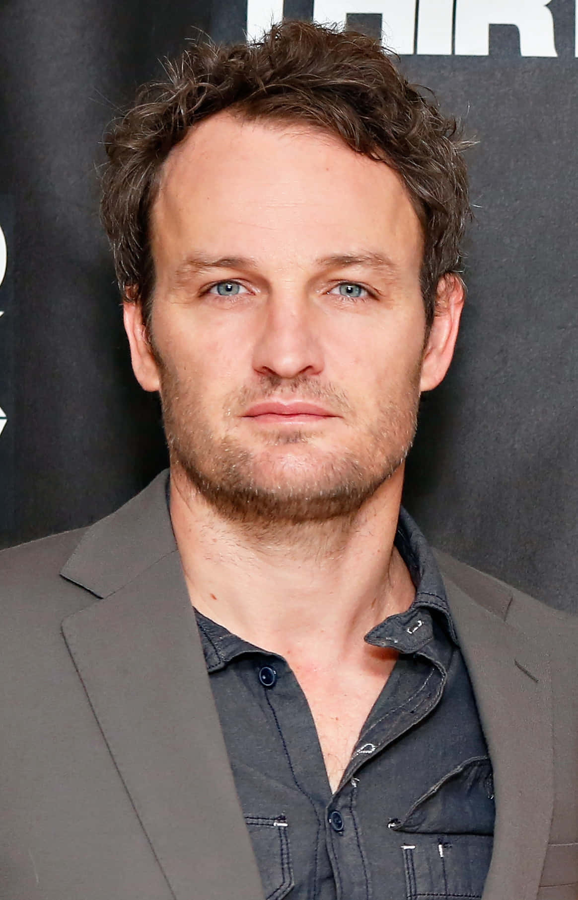 Jason Clarke, blue eyes, short brown hair, HD Phone Wallpaper