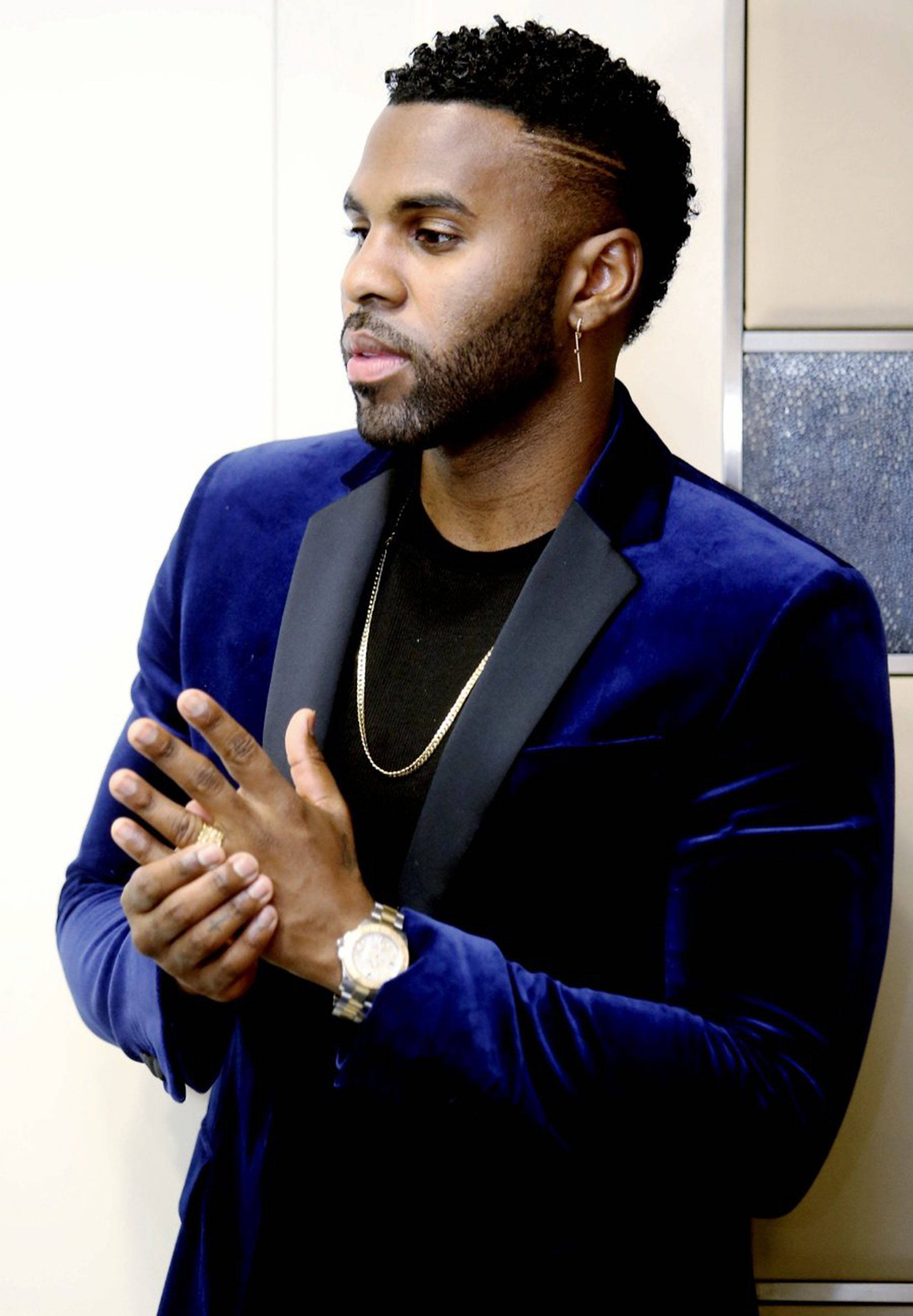 Jason Derulo, blue tuxedo, royal blue velvet blazer, 2K Phone Wallpaper