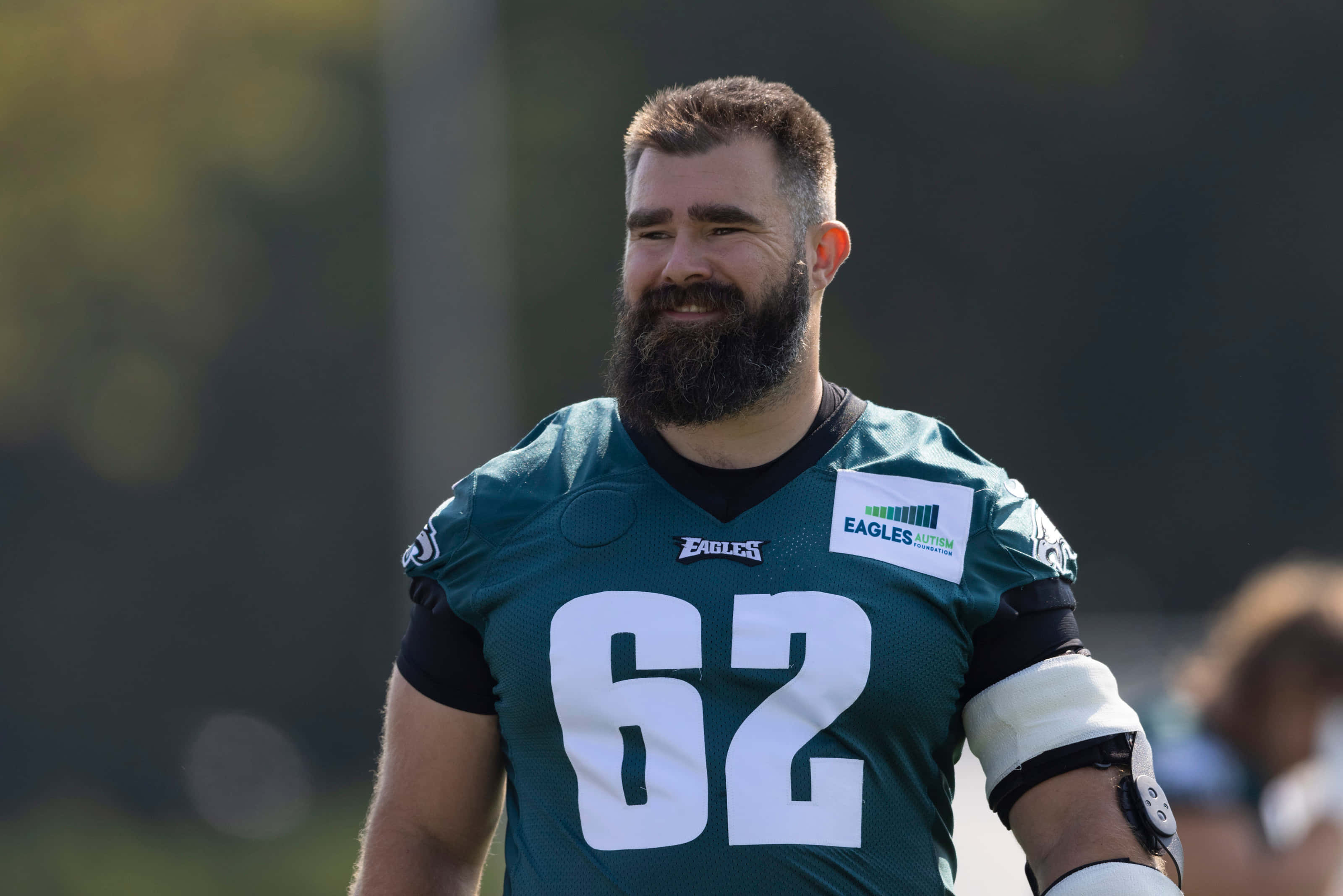 Jason Kelce, green Eagles jersey, number 62, 2K Desktop Wallpaper