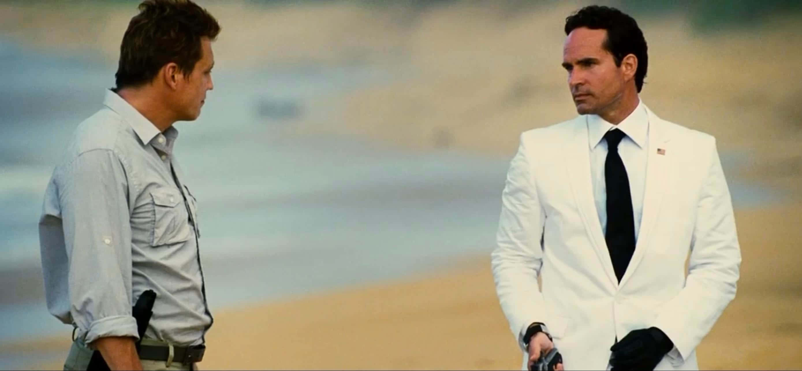 Jason Patric, beach, white suit, 2K Desktop Wallpaper