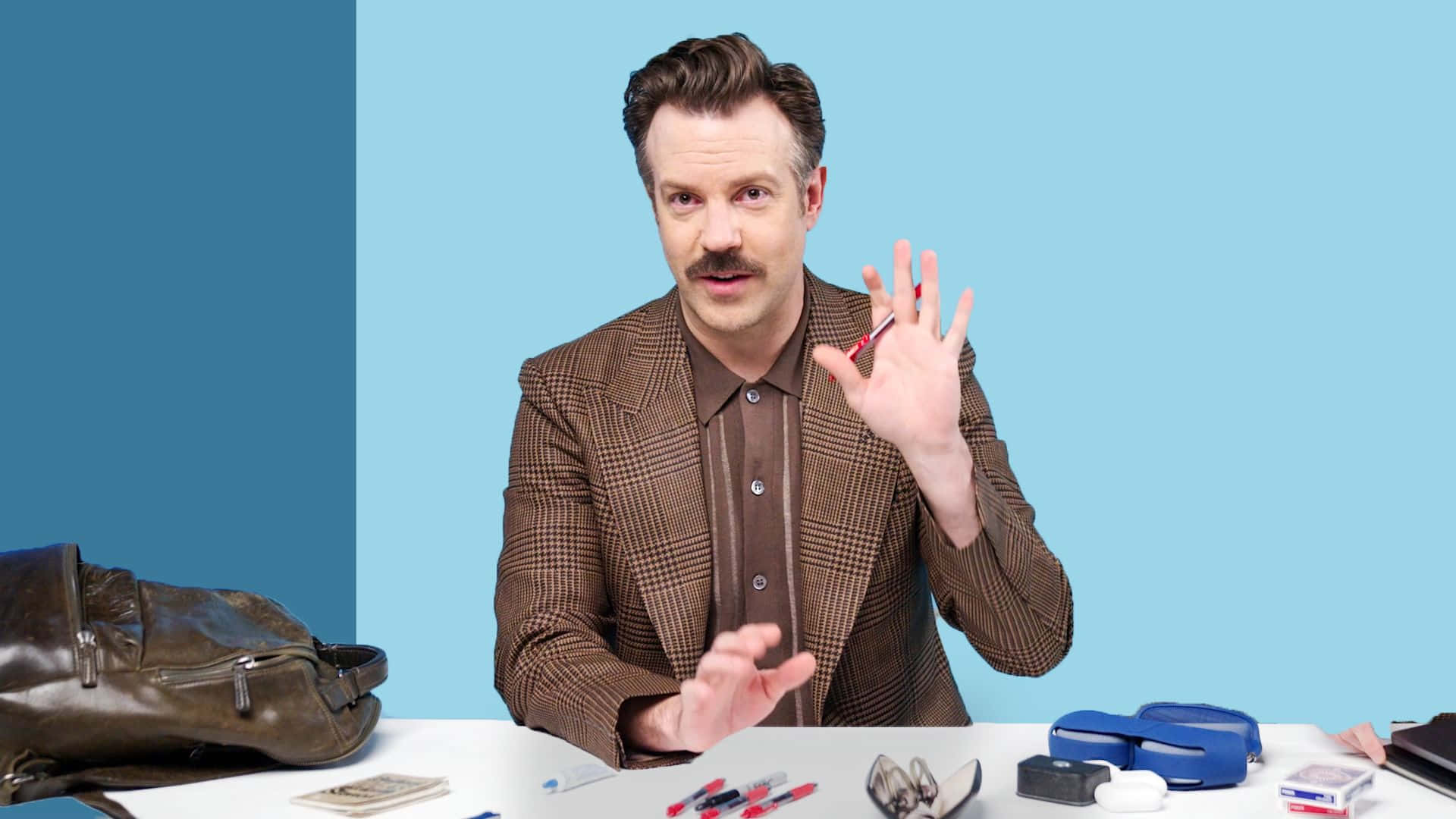 Jason Sudeikis, brown checkered suit, white table, Full HD Desktop Wallpaper