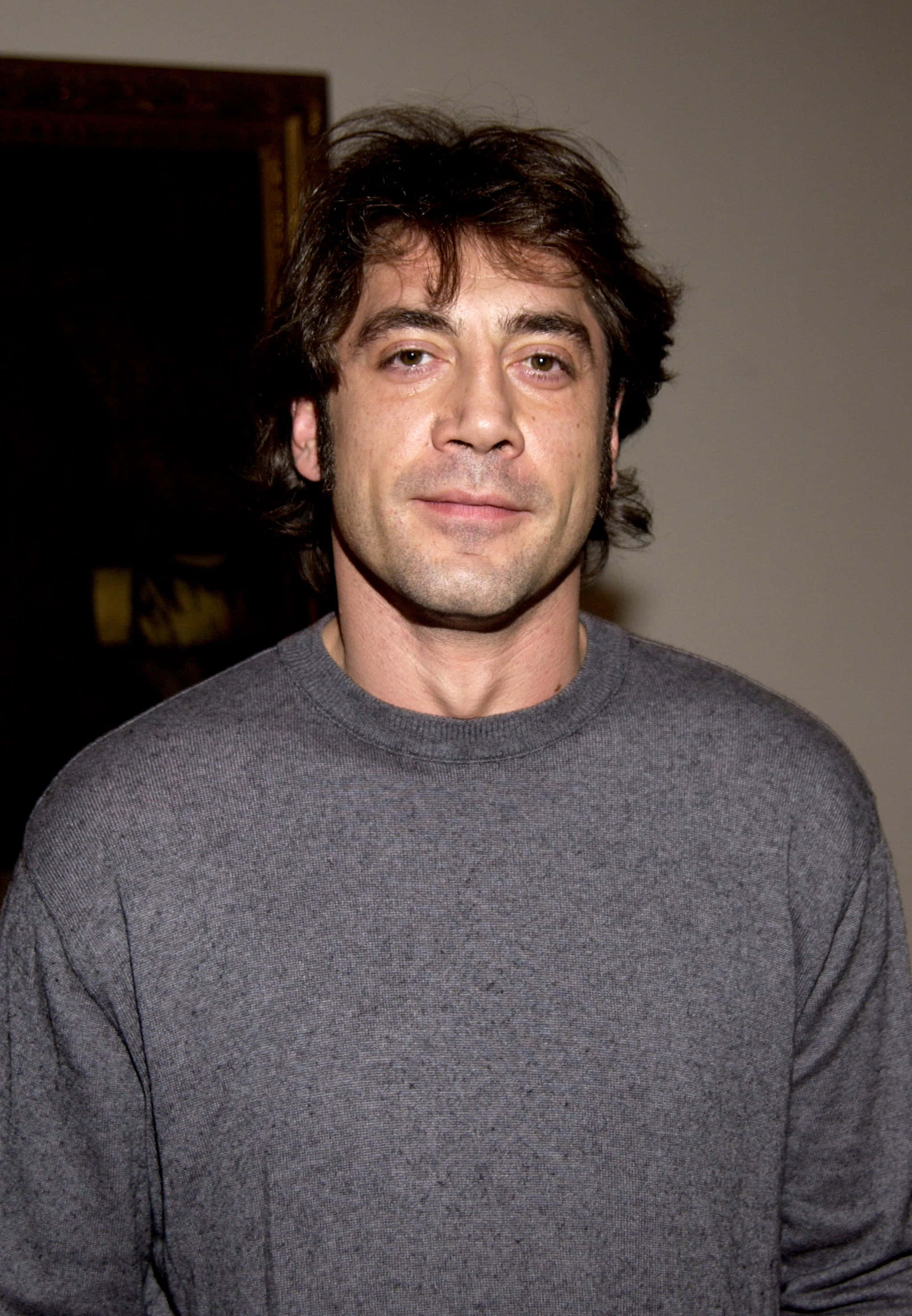 Javier Bardem, dark tousled hair, gray sweater, 2K Phone Wallpaper