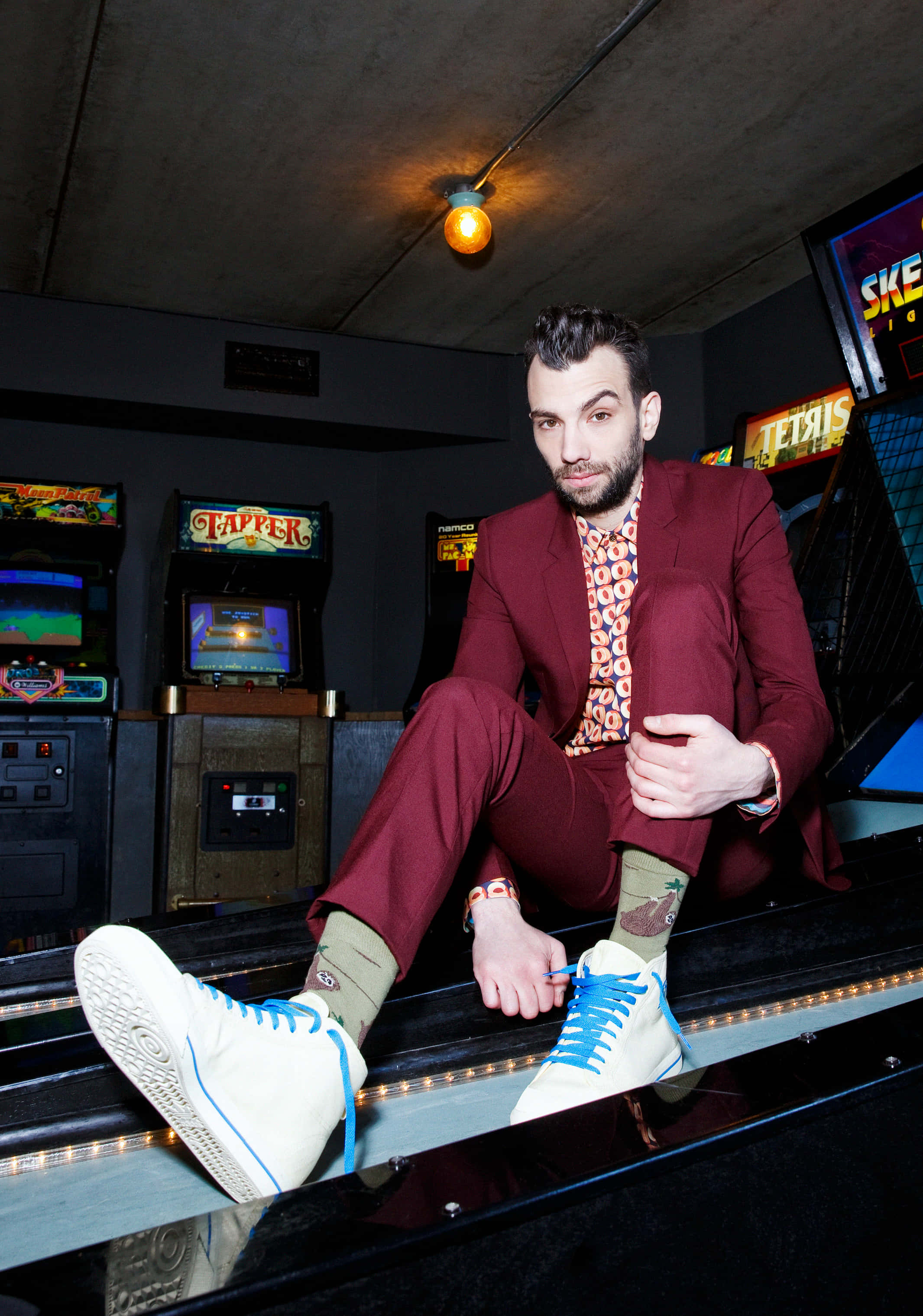 Jay Baruchel, maroon suit, white sneakers, 2K Phone Wallpaper