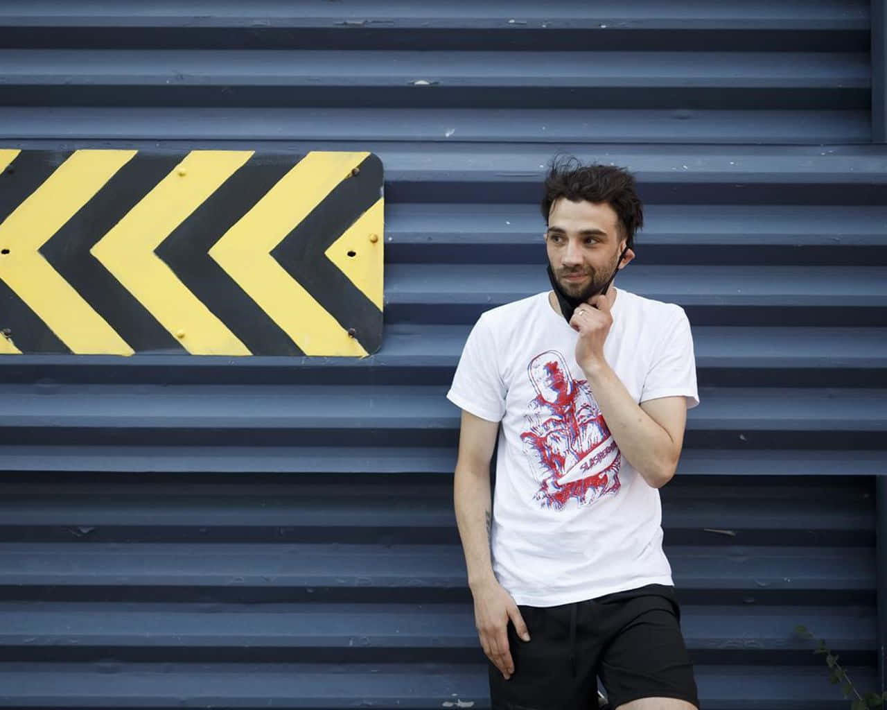 Jay Baruchel, blue corrugated metal wall, yellow and black chevron sign, HD Desktop Wallpaper