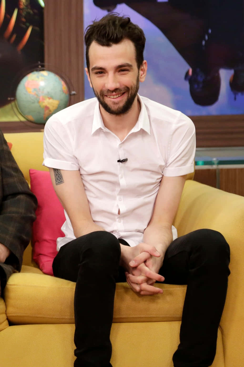 Jay Baruchel, yellow couch, studio setting, HD Phone Wallpaper
