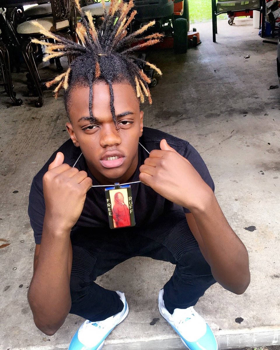 JayDaYoungan, young man, colorful dreadlocks, SD Phone Wallpaper