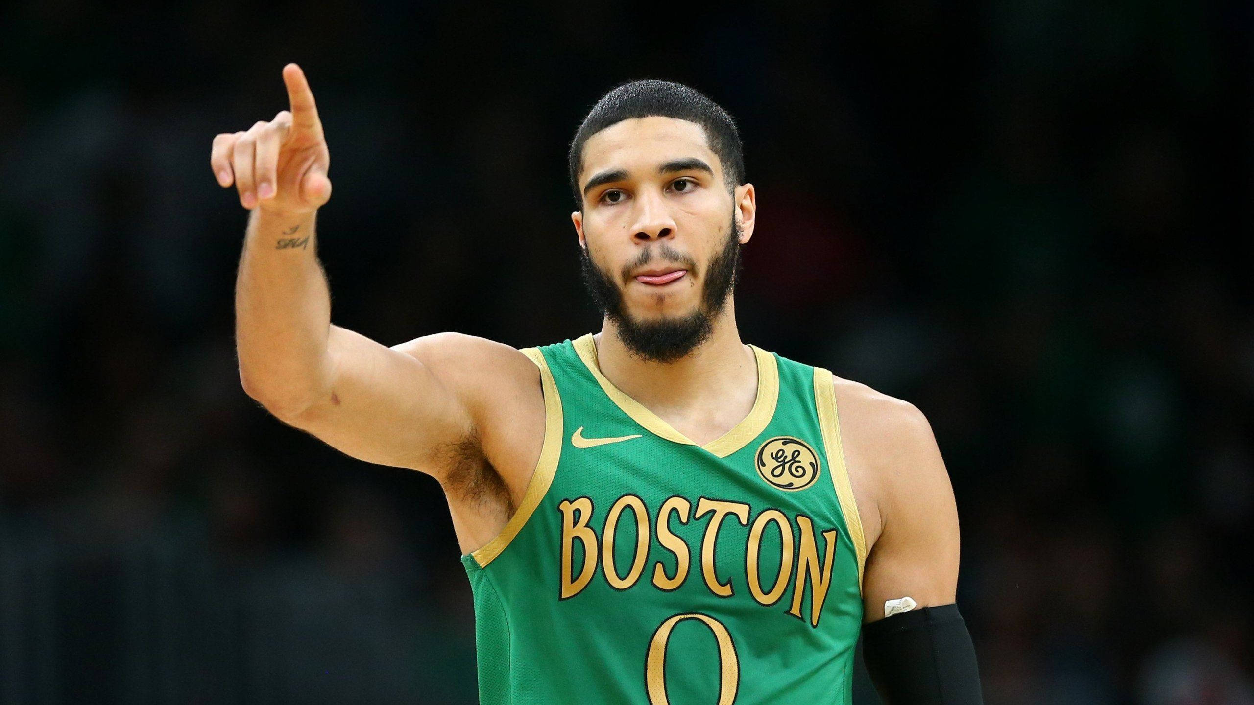 Jayson Tatum, green Boston jersey, play call, 2K Desktop Wallpaper