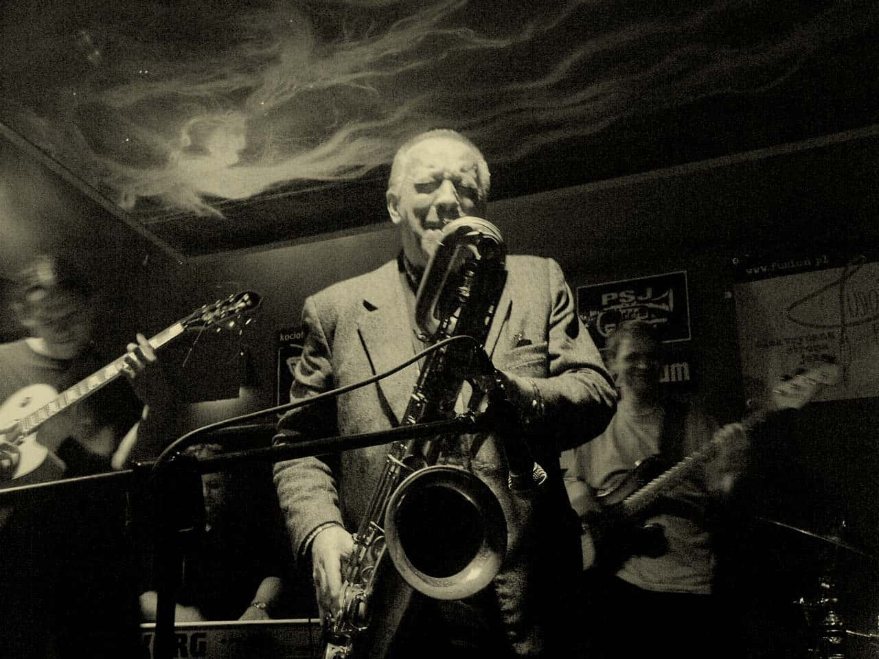 jazz saxophonist, stage, smoke swirls, HD Desktop Wallpaper