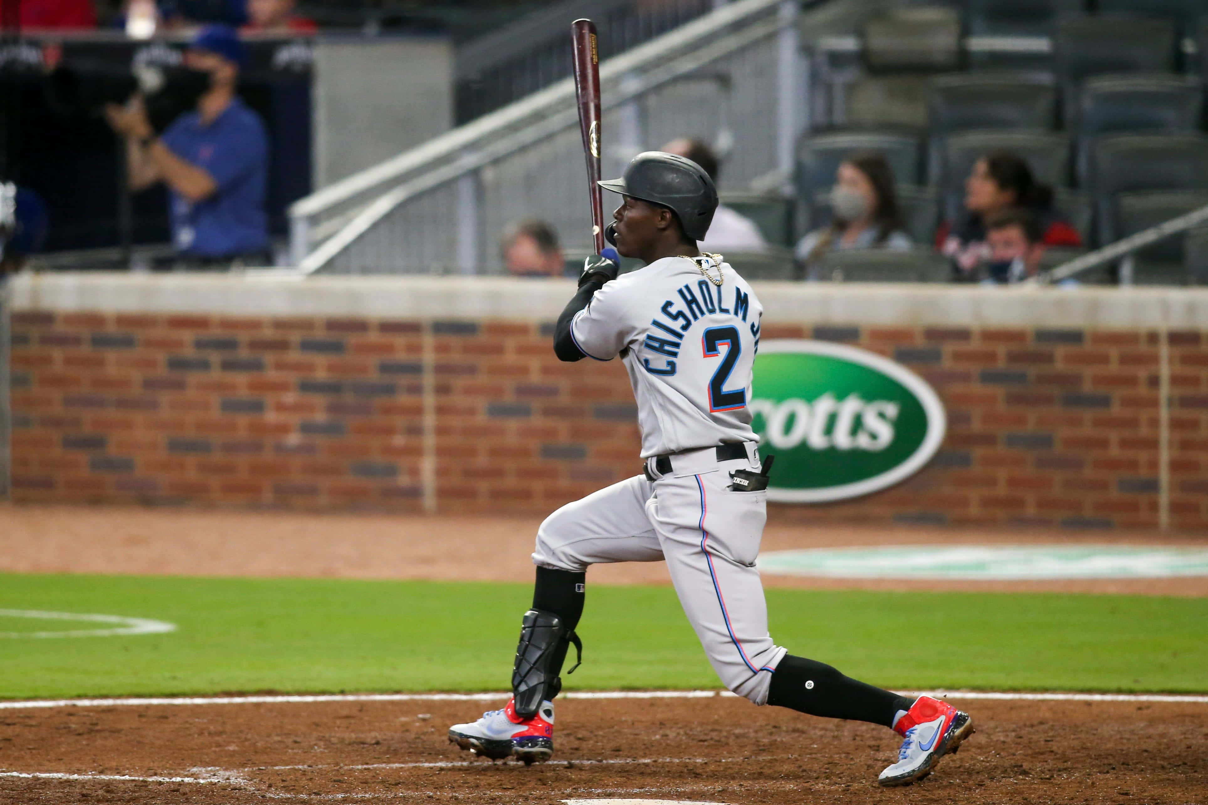 Jazz Chisholm, batting stance, gray uniform, 4K Desktop Wallpaper