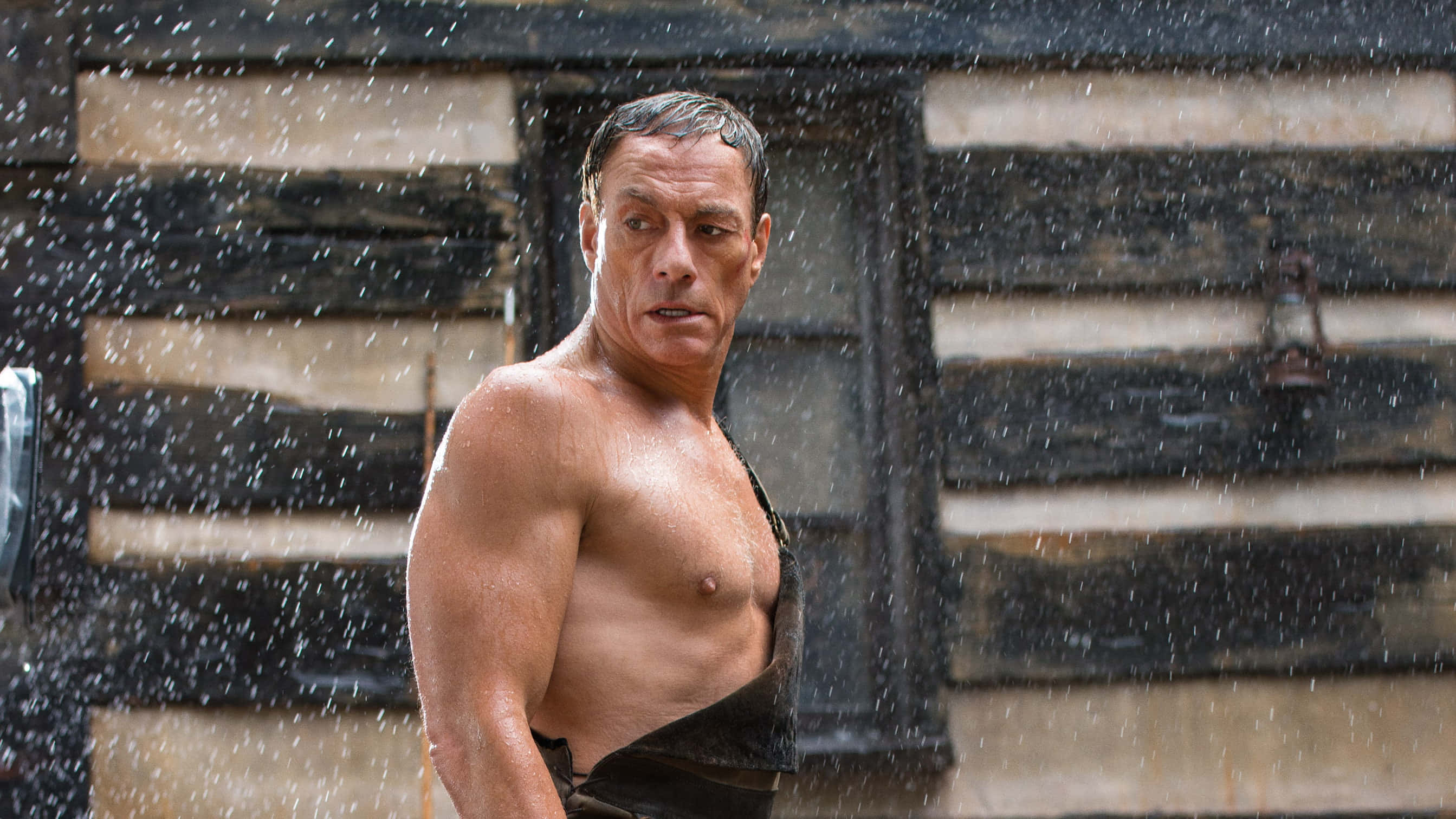 Jean Claude Van Damme, shirtless, heavy rain, 2K Desktop Wallpaper