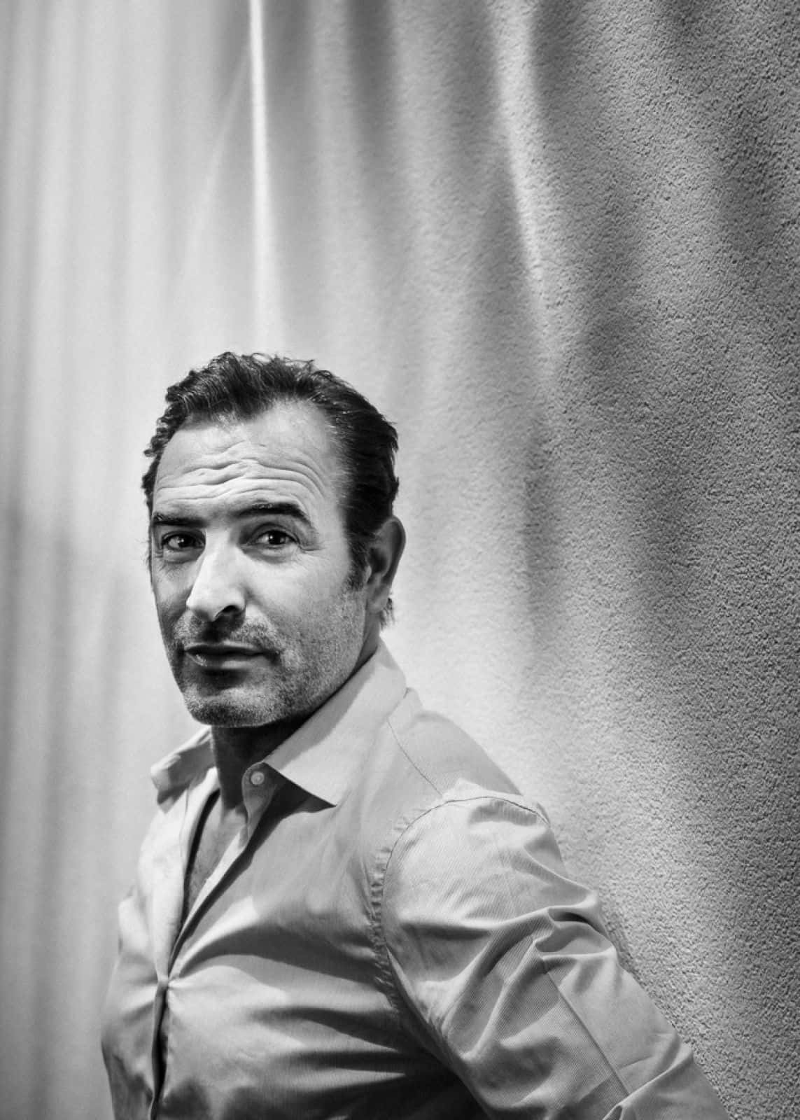 Jean Dujardin, black and white portrait, intense eyes, HD Phone Wallpaper