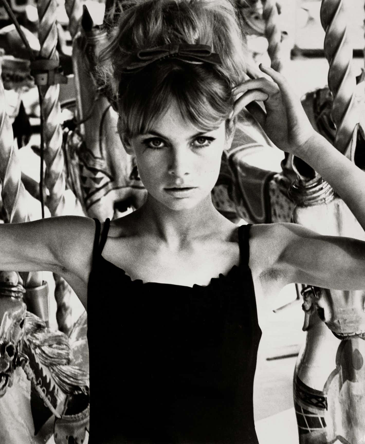 Jean Shrimpton, 60s fashion model, black and white portrait, HD Phone Wallpaper