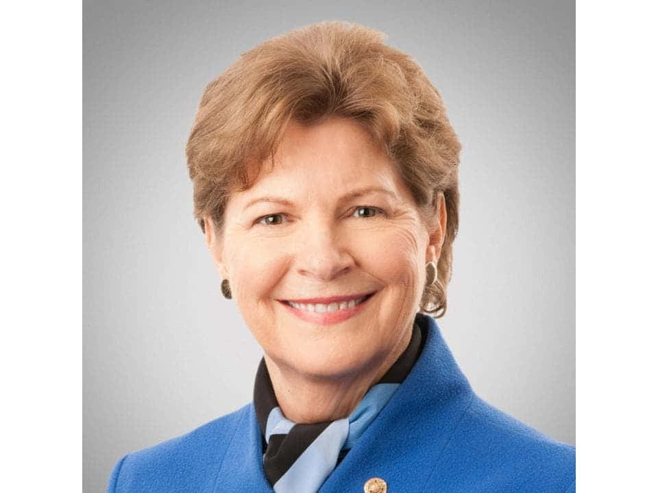 Jeanne Shaheen, blue blazer, light blue tie, SD Desktop Wallpaper