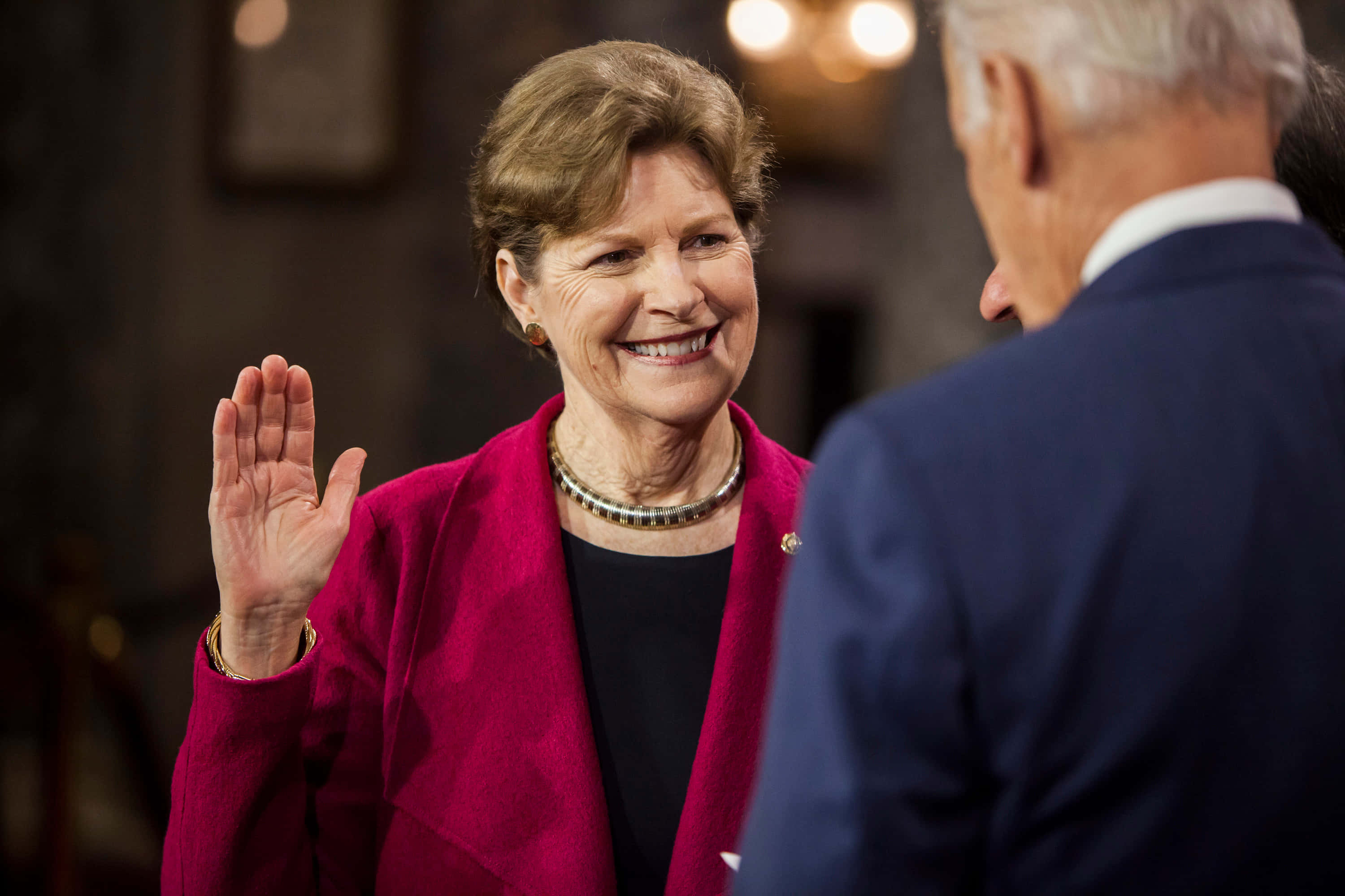 Jeanne Shaheen, magenta blazer, blue suit, 2K Desktop Wallpaper
