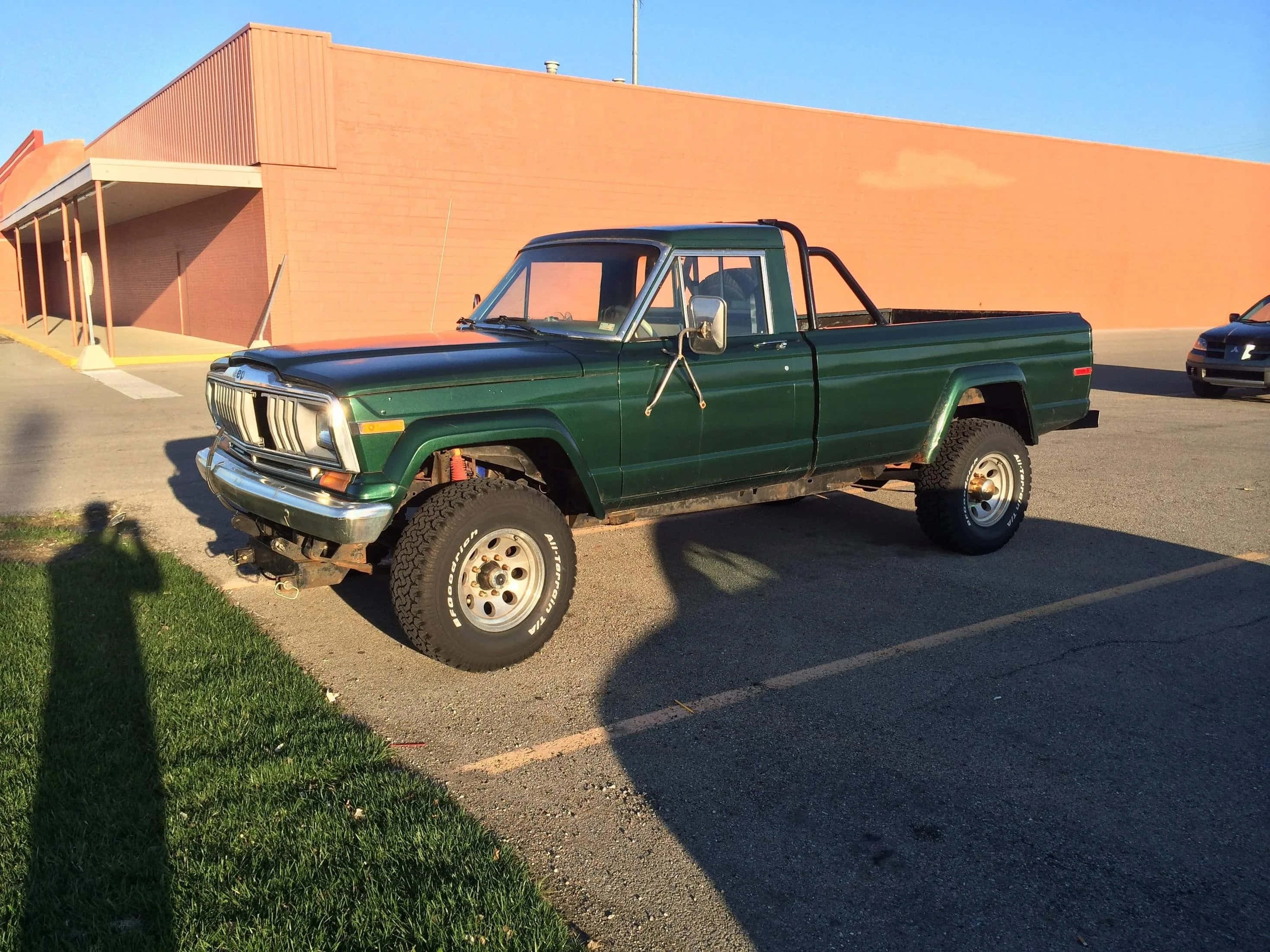 Jeep Comanche, green, lifted, 2K Desktop Wallpaper
