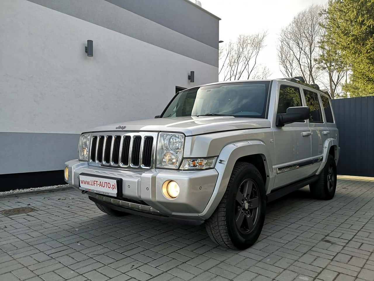Jeep Commander, silver, gray brick driveway, HD Desktop Wallpaper