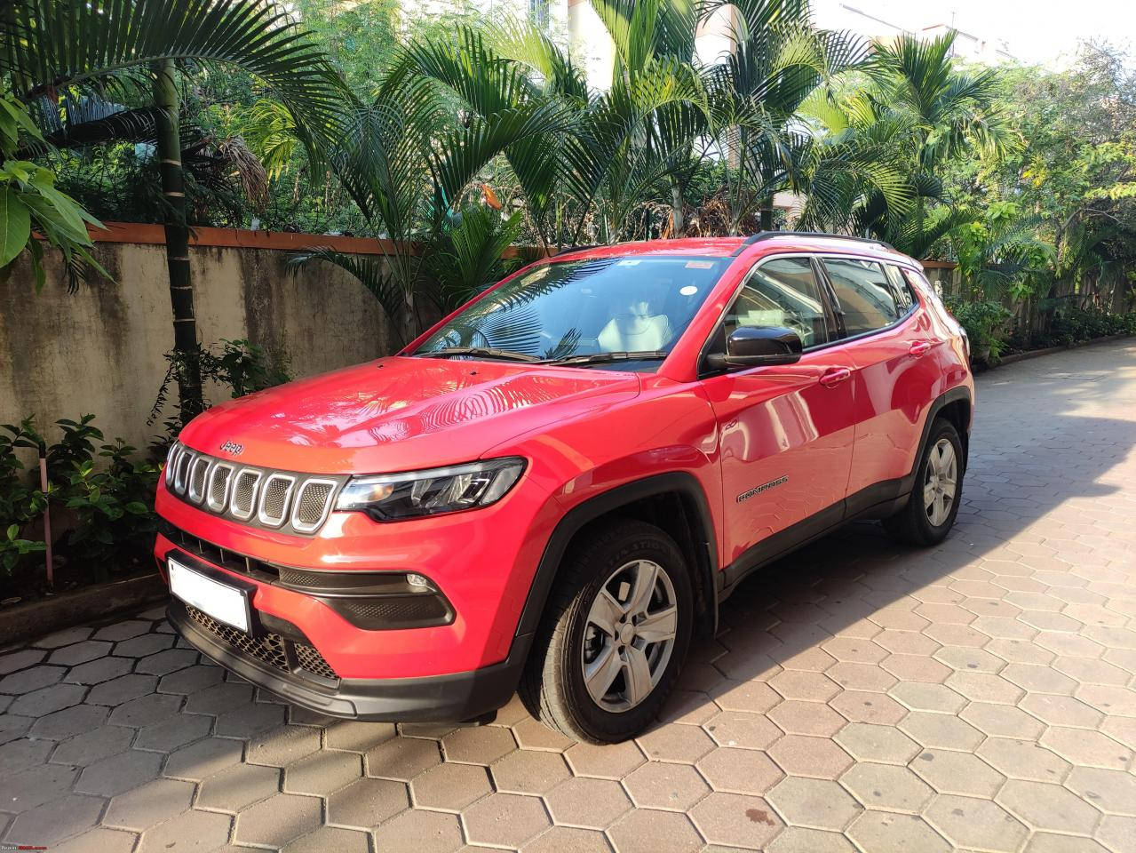 Jeep Compass, hexagonal tiled driveway, vibrant red, SD Desktop Wallpaper