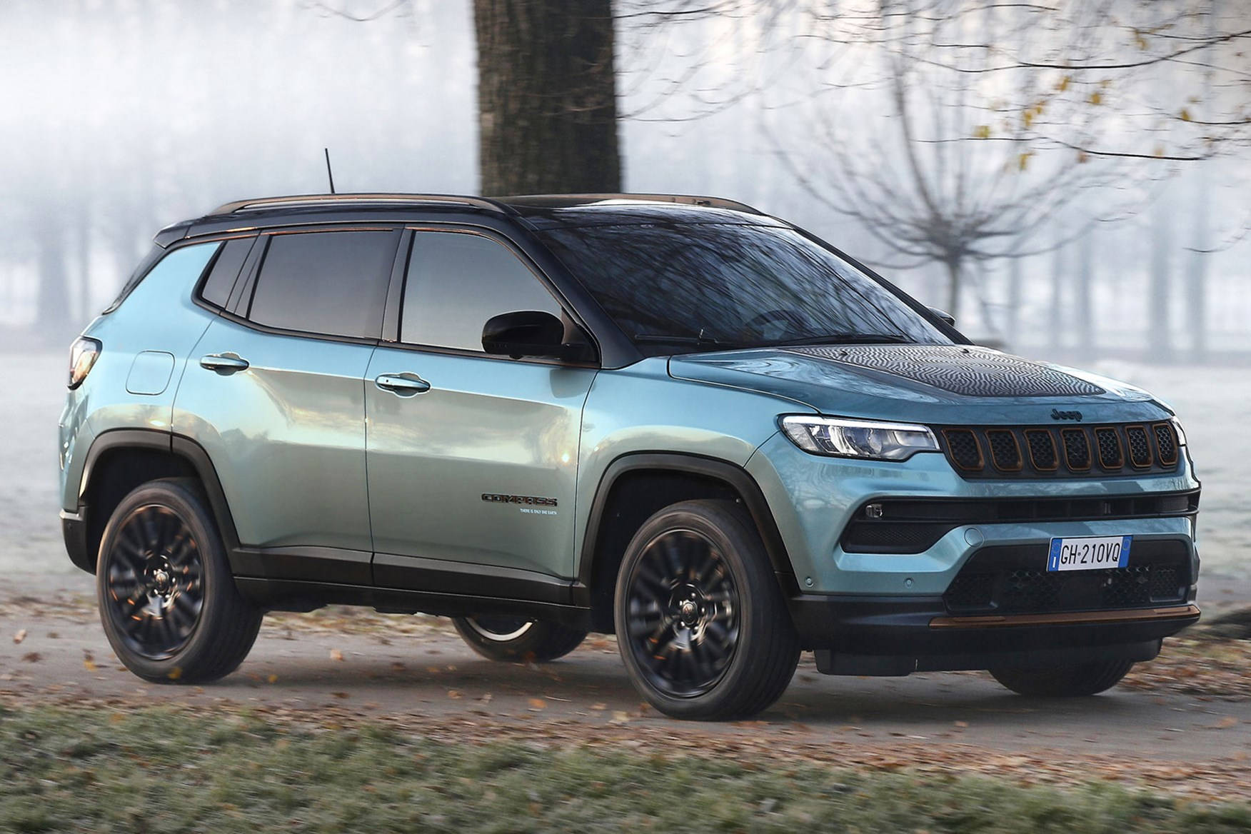 Jeep Compass, light blue, misty autumn roadside, HD Desktop Wallpaper