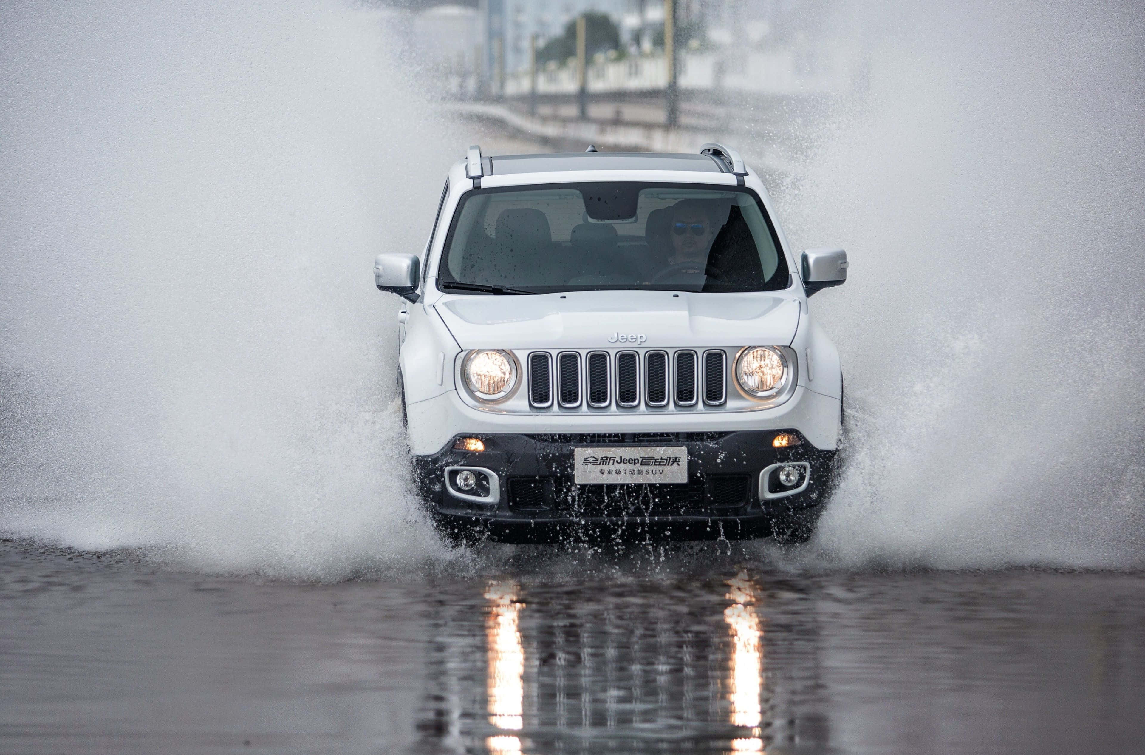 Jeep Renegade, white, deep water, 4K Desktop Wallpaper