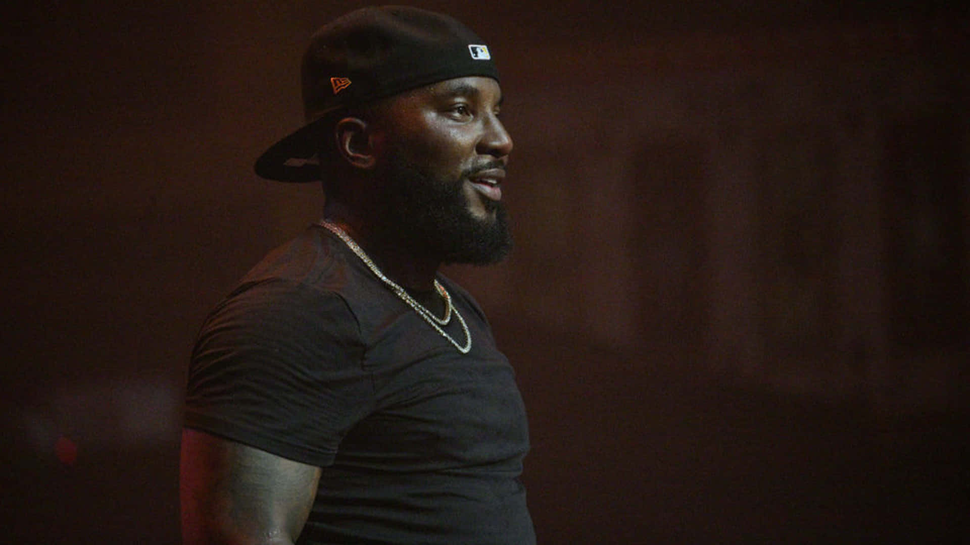 Jeezy, dim red lighting, black cap, Full HD Desktop Wallpaper