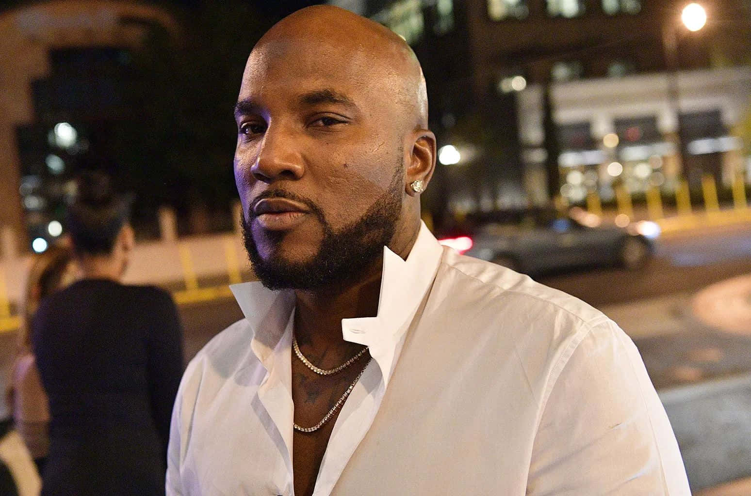 Jeezy, white shirt, nighttime street scene, HD Desktop Wallpaper