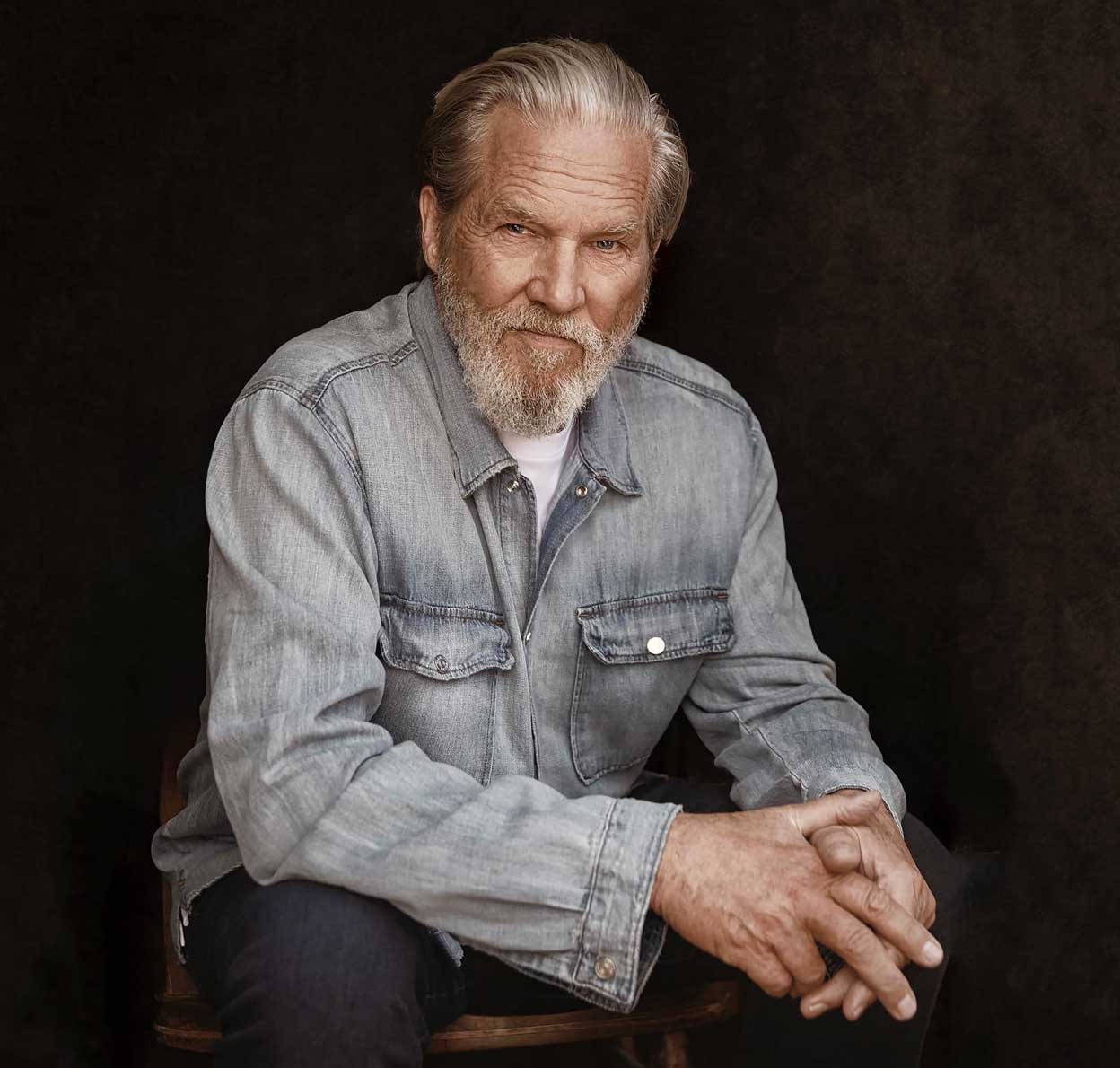 Jeff Bridges, denim jacket, gray beard, SD Desktop Wallpaper