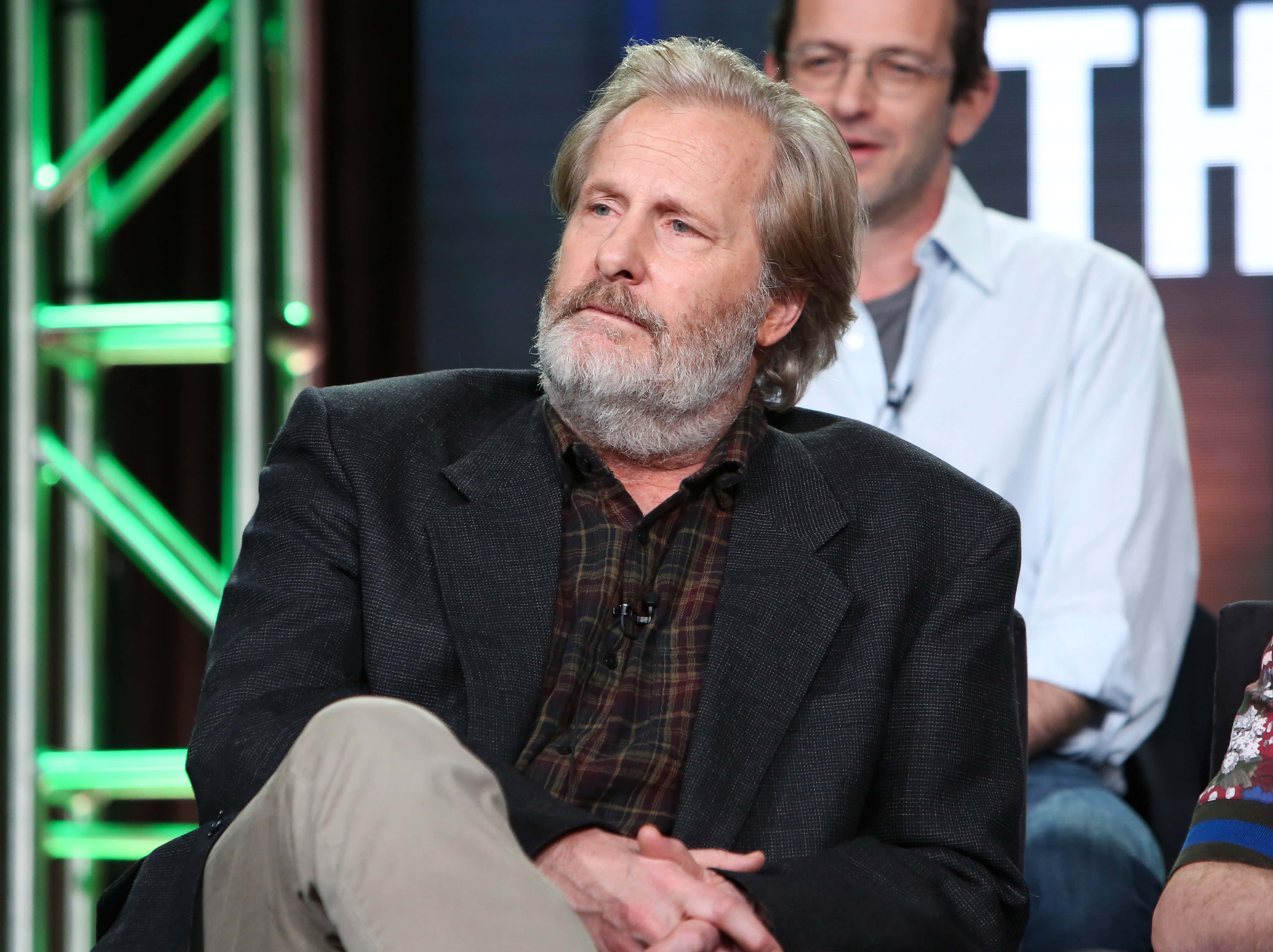 Jeff Daniels, gray hair, dark blazer, 4K Desktop Wallpaper