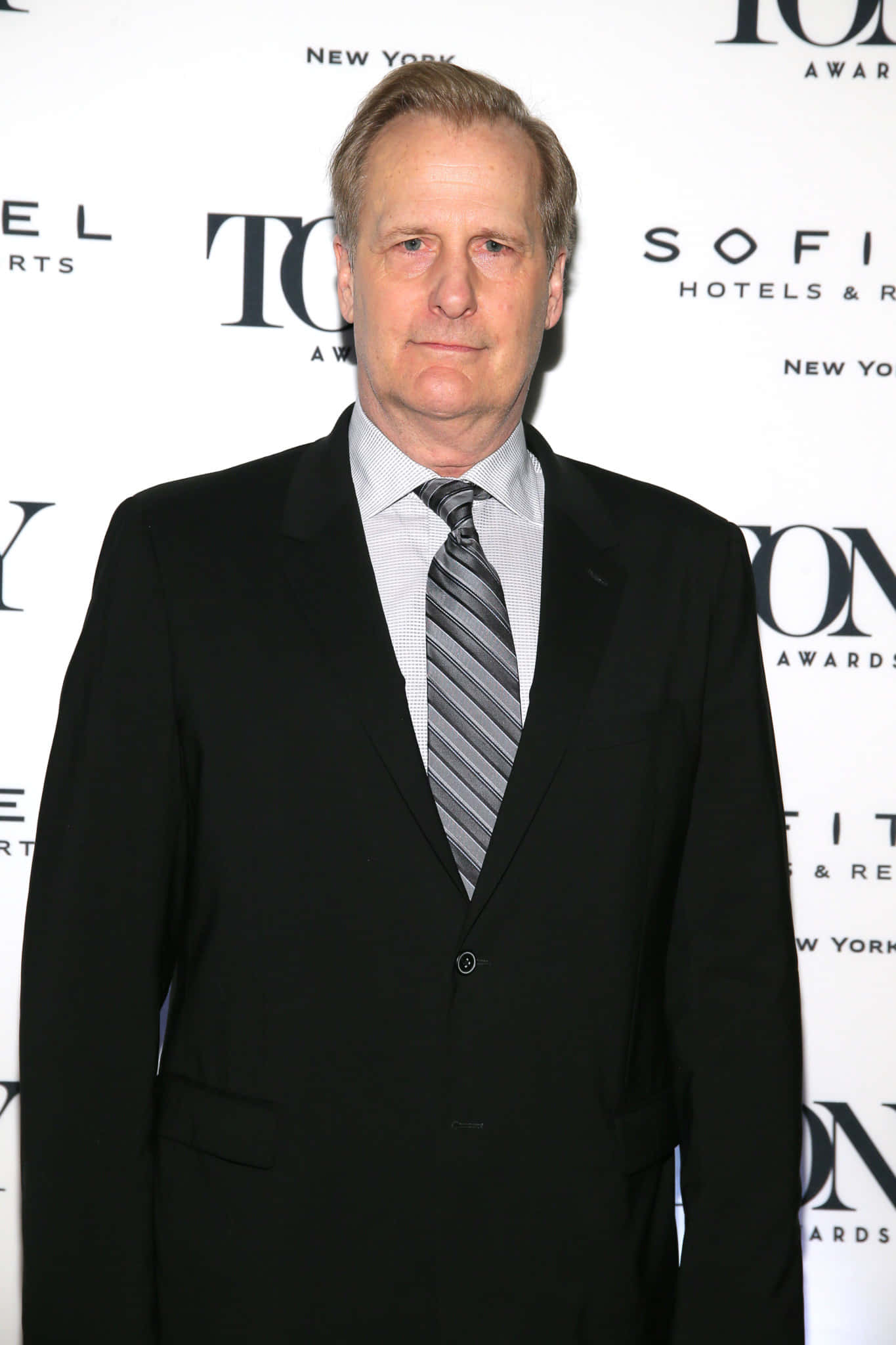 Jeff Daniels, black suit, striped tie, Full HD Phone Wallpaper