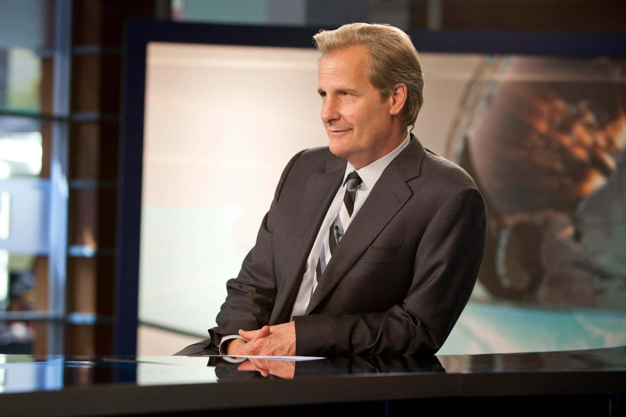 Jeff Daniels, dark suit, news desk, Full HD Desktop Wallpaper