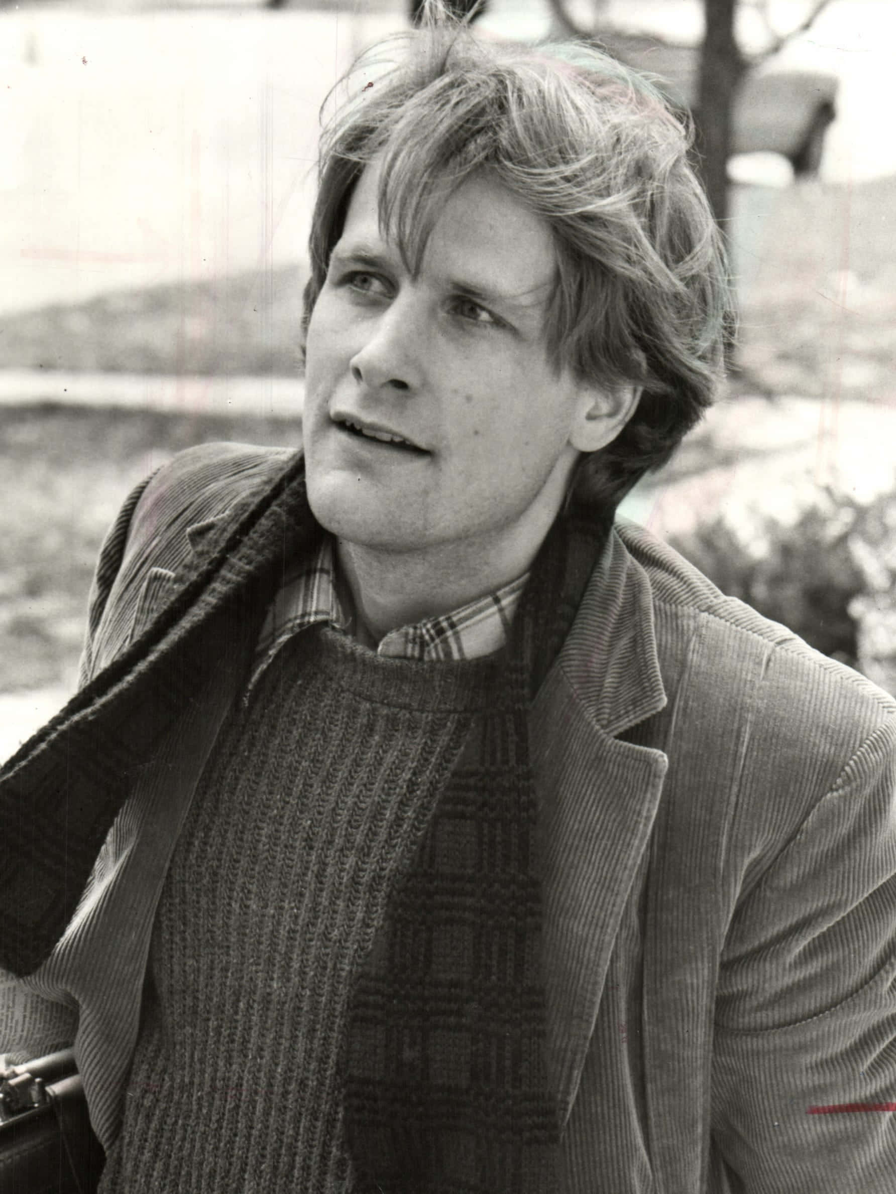 Jeff Daniels, black and white portrait, tousled hair, Full HD Phone Wallpaper