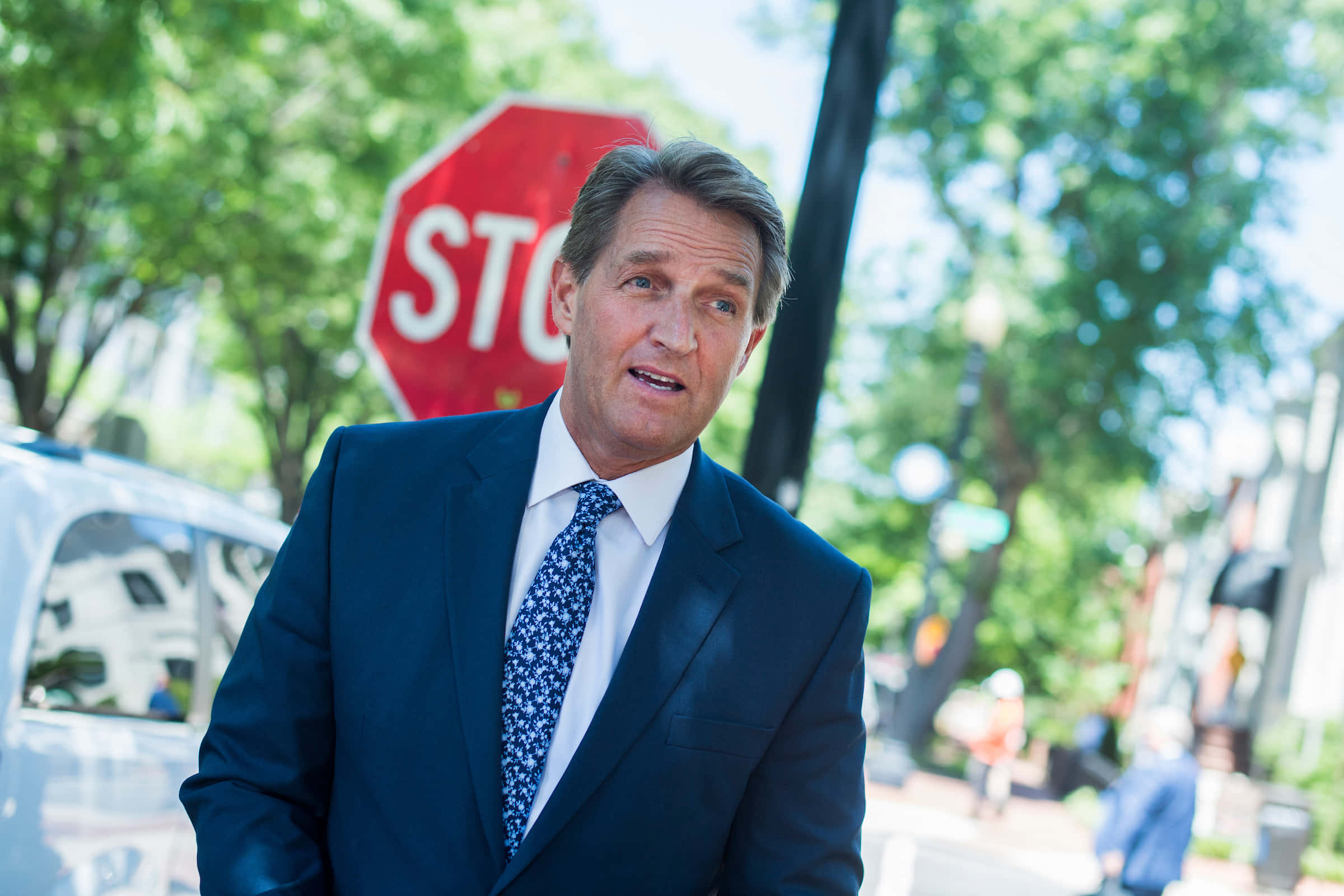 Jeff Flake, dark suit, patterned tie, Full HD Desktop Wallpaper