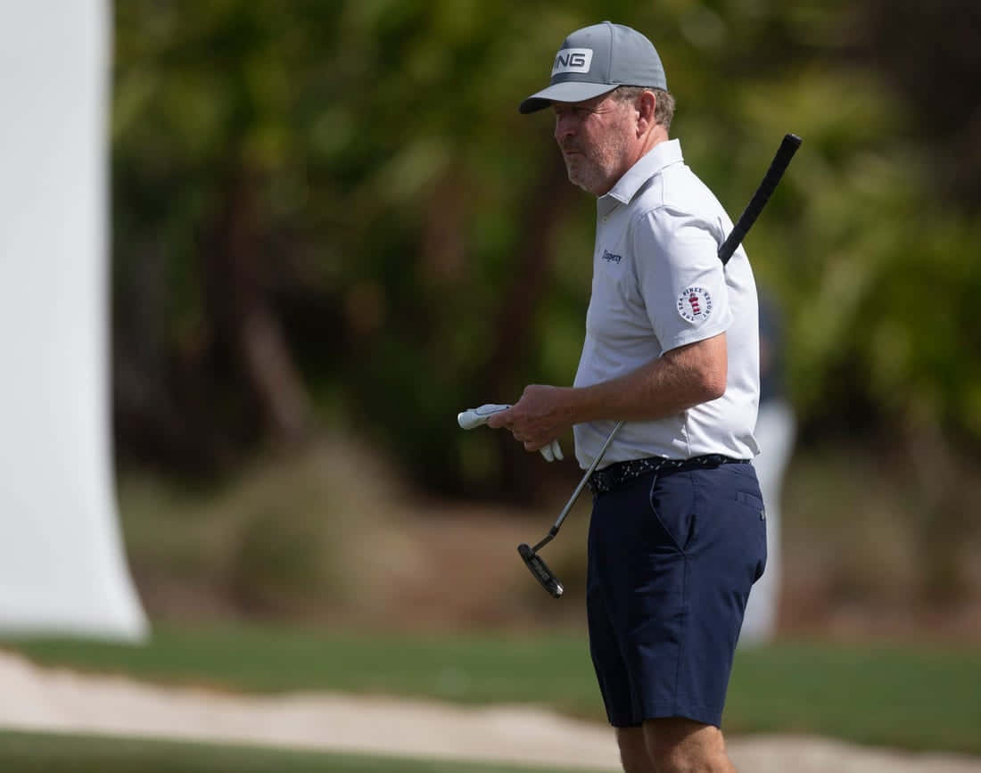 Jeff Maggert, putter, white shirt, SD Desktop Wallpaper