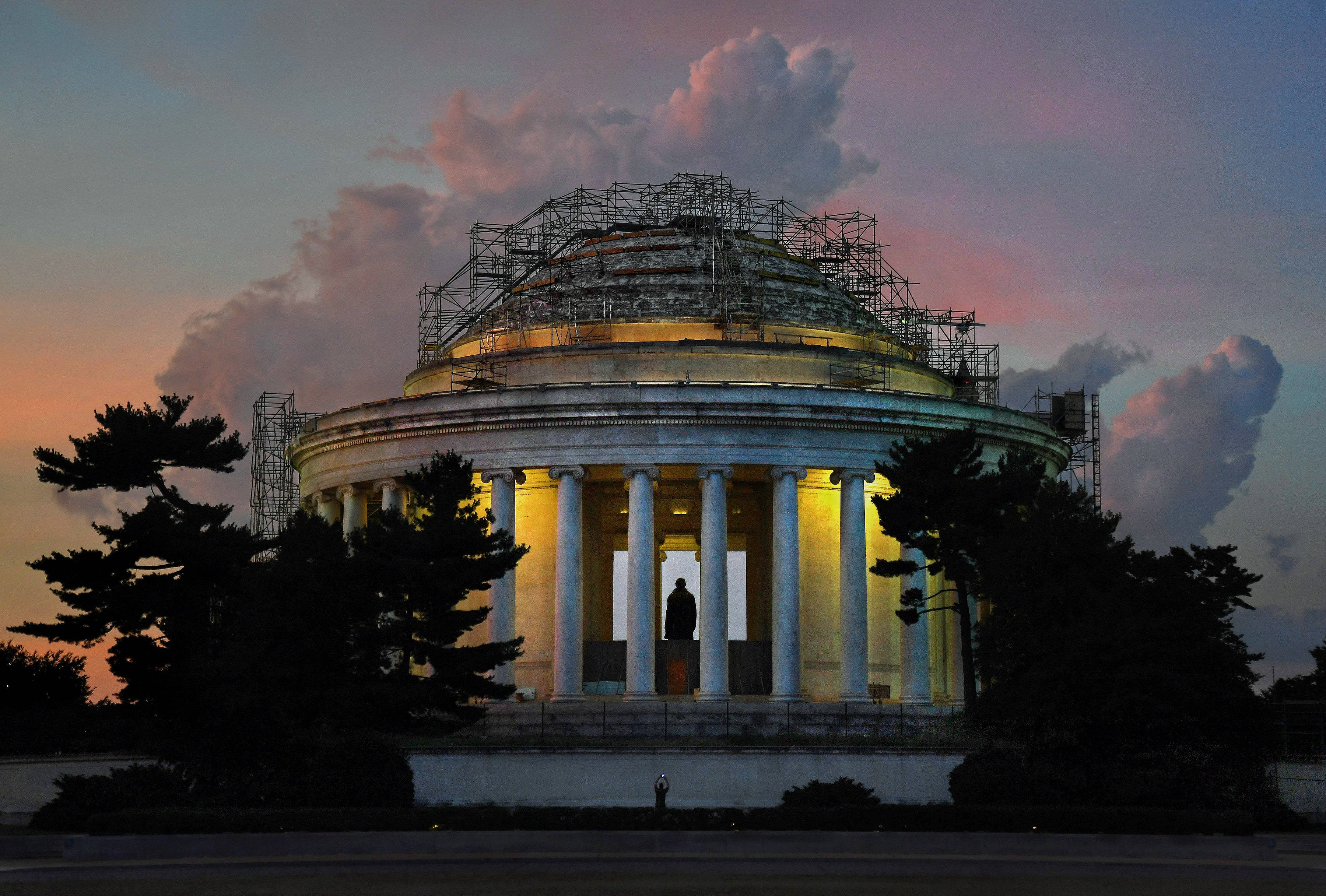 Jefferson Memorial, twilight skies, scaffolding, 2K Desktop Wallpaper