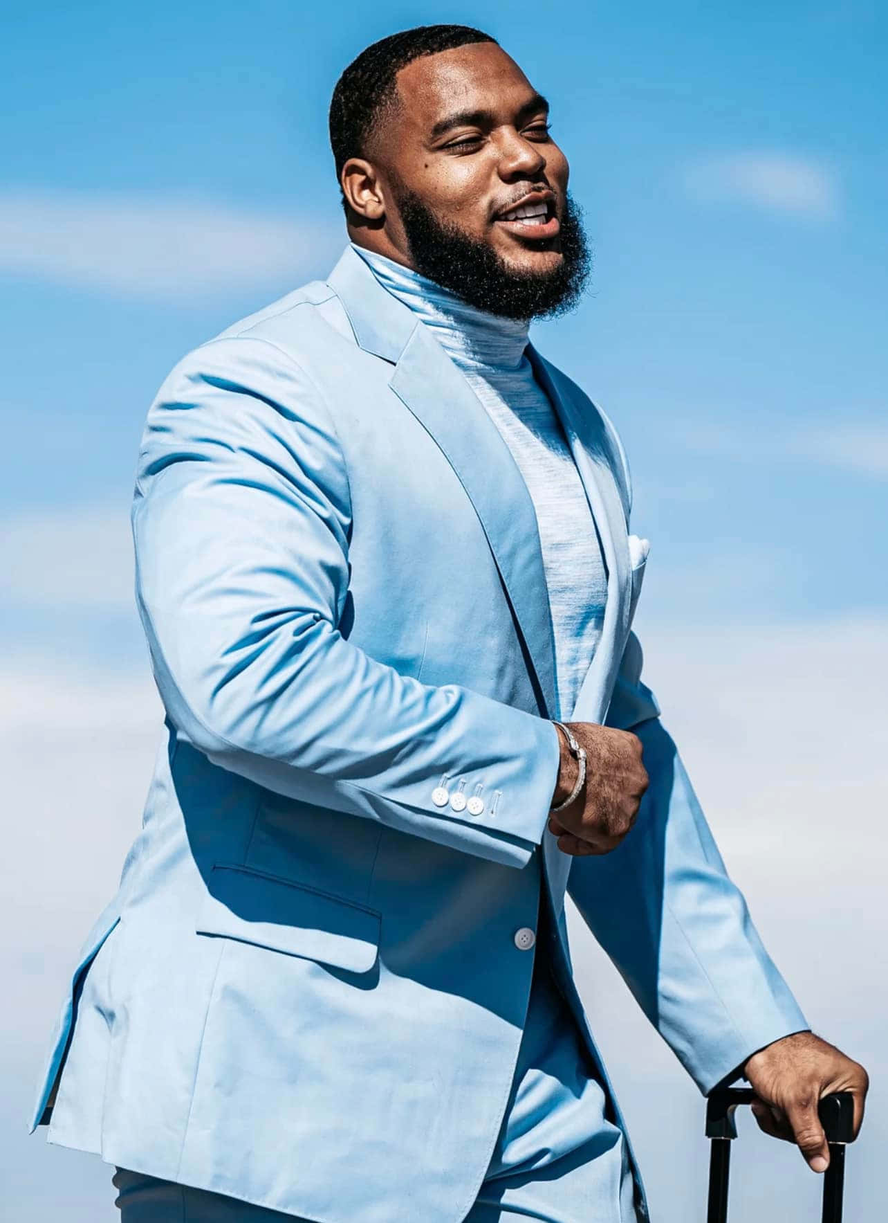 Jeffery Simmons, light blue suit, turtleneck, HD Phone Wallpaper