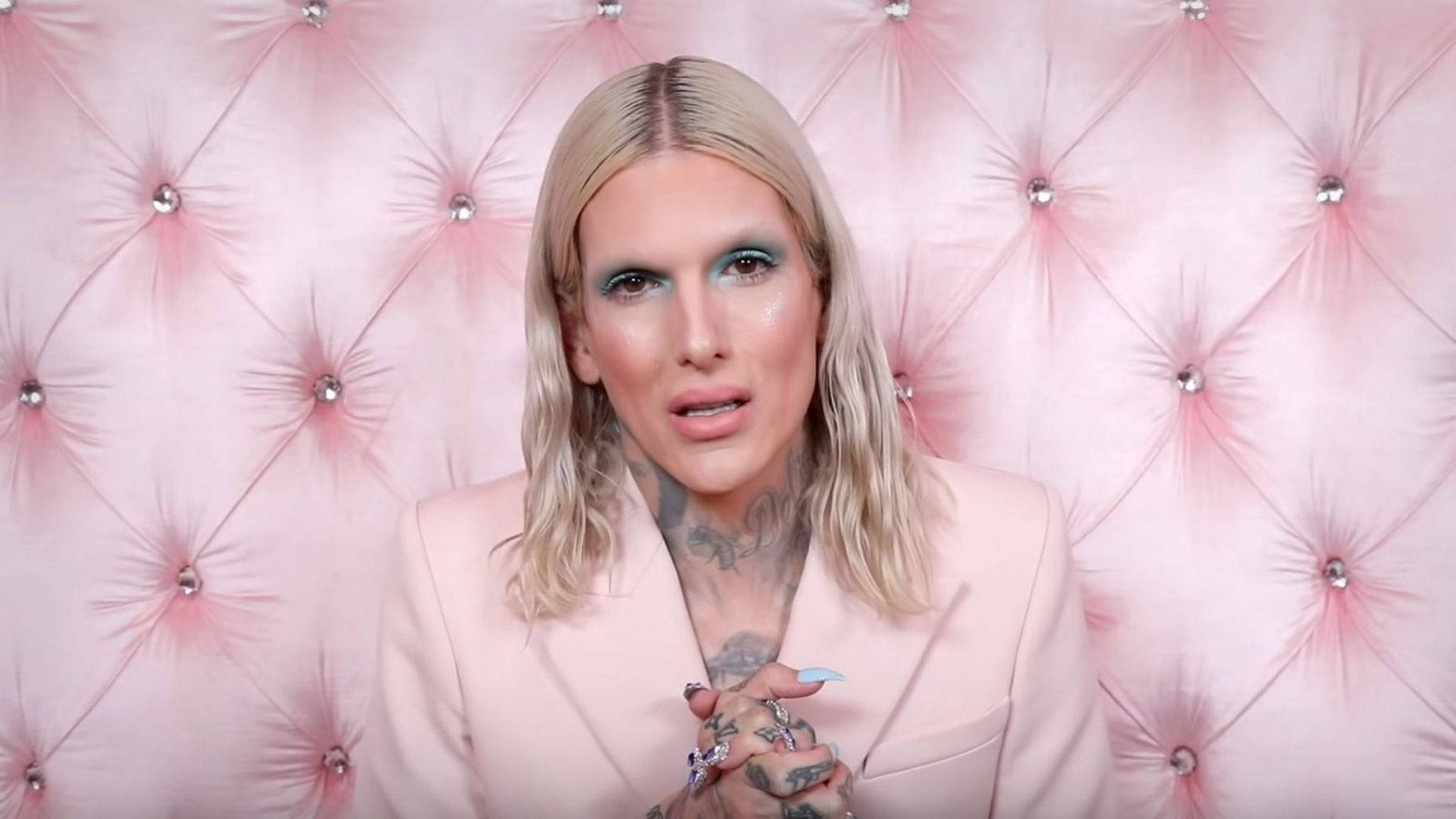 Jeffree Star, pink couch, pink tufted wall, Full HD Desktop Wallpaper