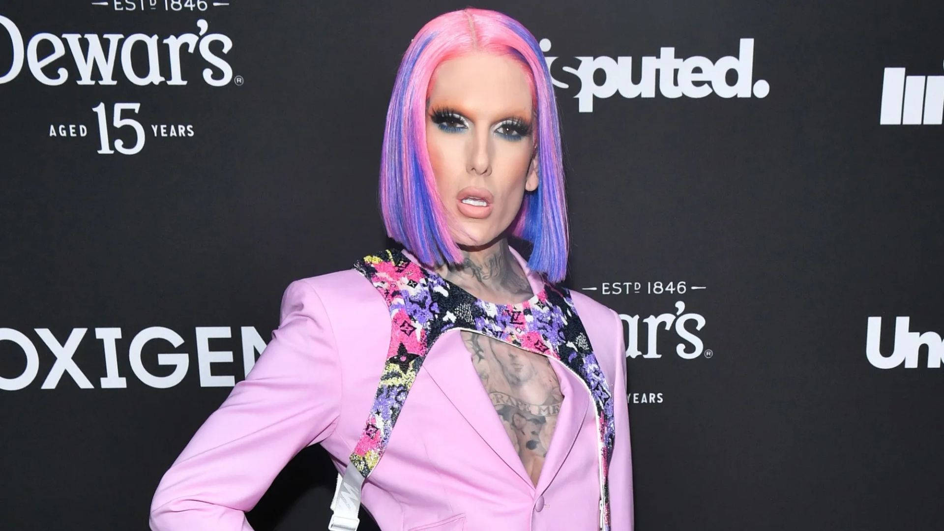 Jeffree Star, red carpet, vibrant pink and purple hair, Full HD Desktop Wallpaper