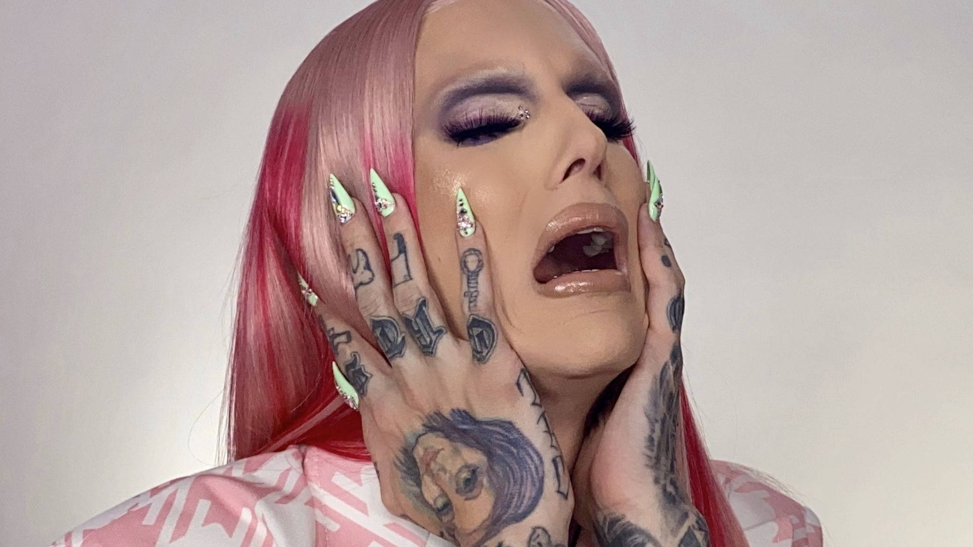 Jeffree Star, pink hair, tattooed hands, Full HD Desktop Wallpaper