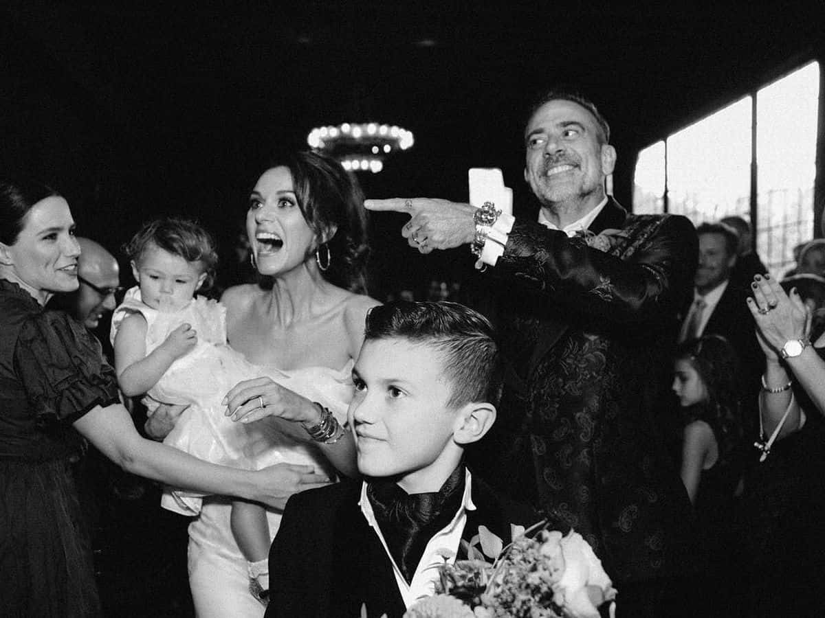 Jeffrey Dean Morgan, black and white, wedding celebration, SD Desktop Wallpaper