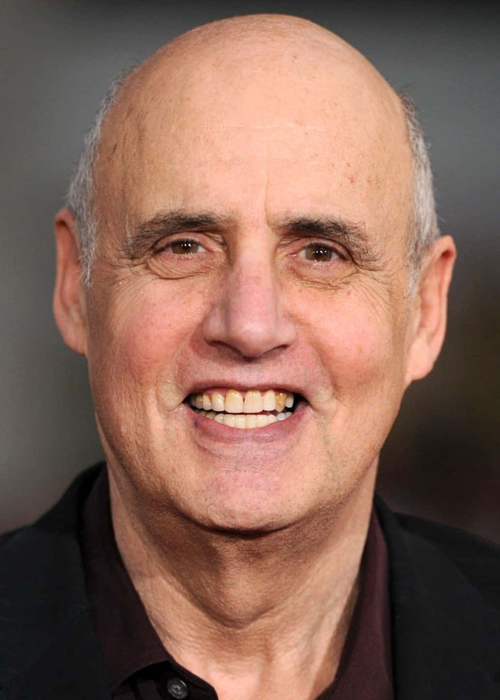 Jeffrey Tambor, balding man, warm smile, HD Phone Wallpaper