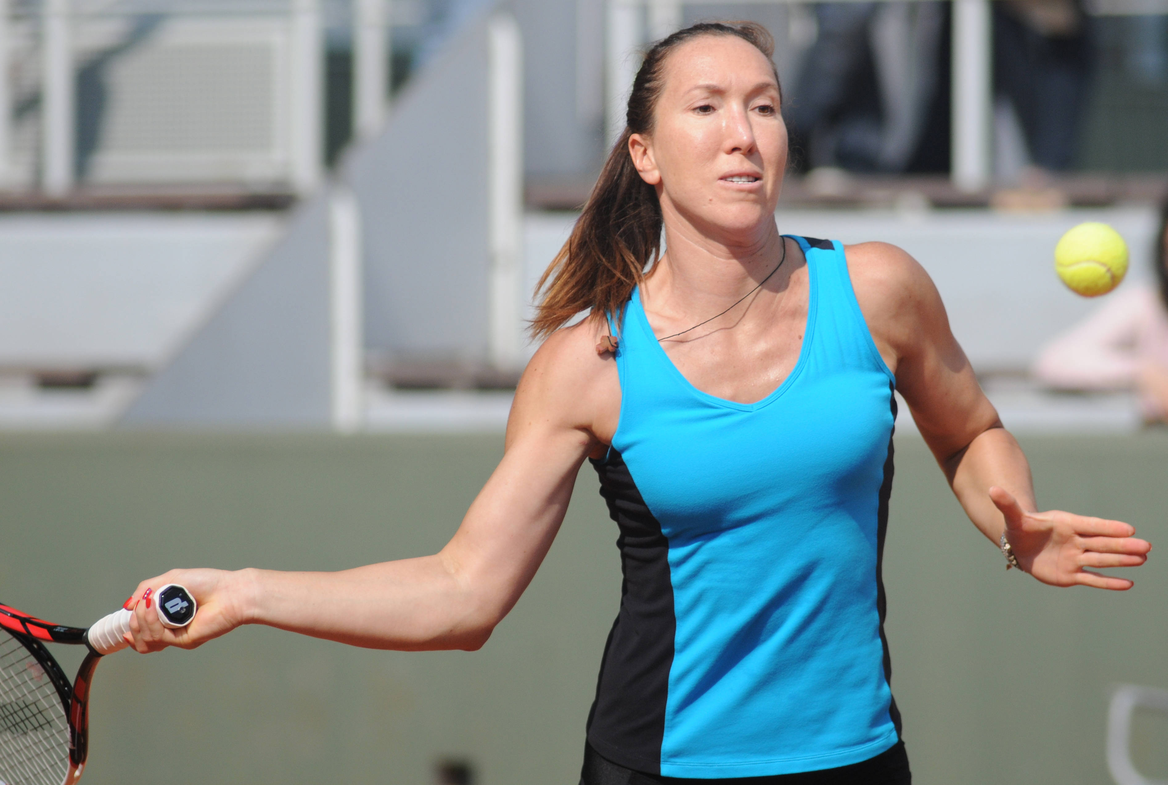 Jelena Jankovic, forehand stroke, blue and black top, 2K Desktop Wallpaper