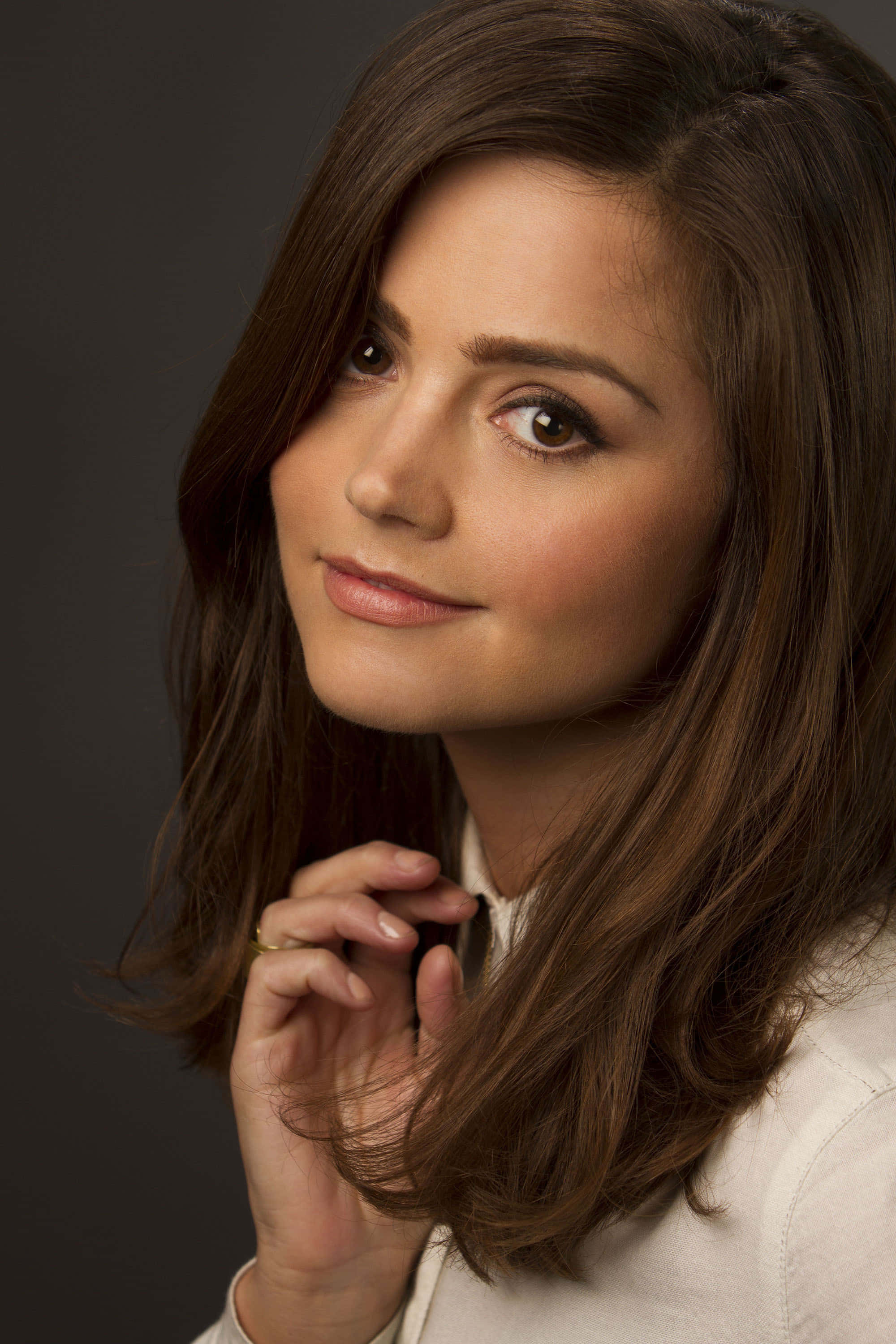 Jenna Coleman, brown hair, gentle smile, 2K Phone Wallpaper