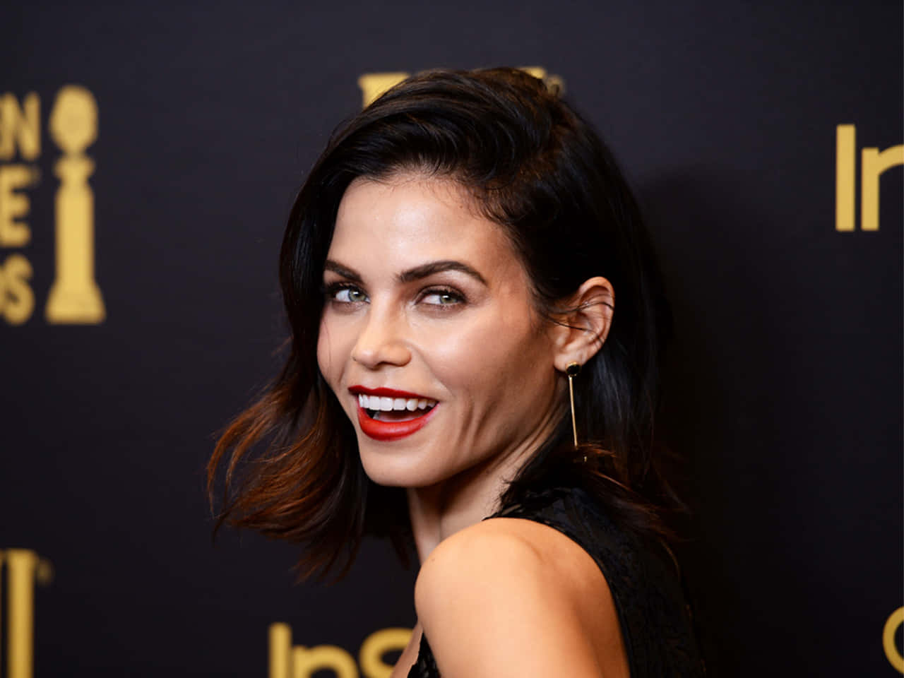 Jenna Dewan, red lipstick, black backdrop, HD Desktop Wallpaper
