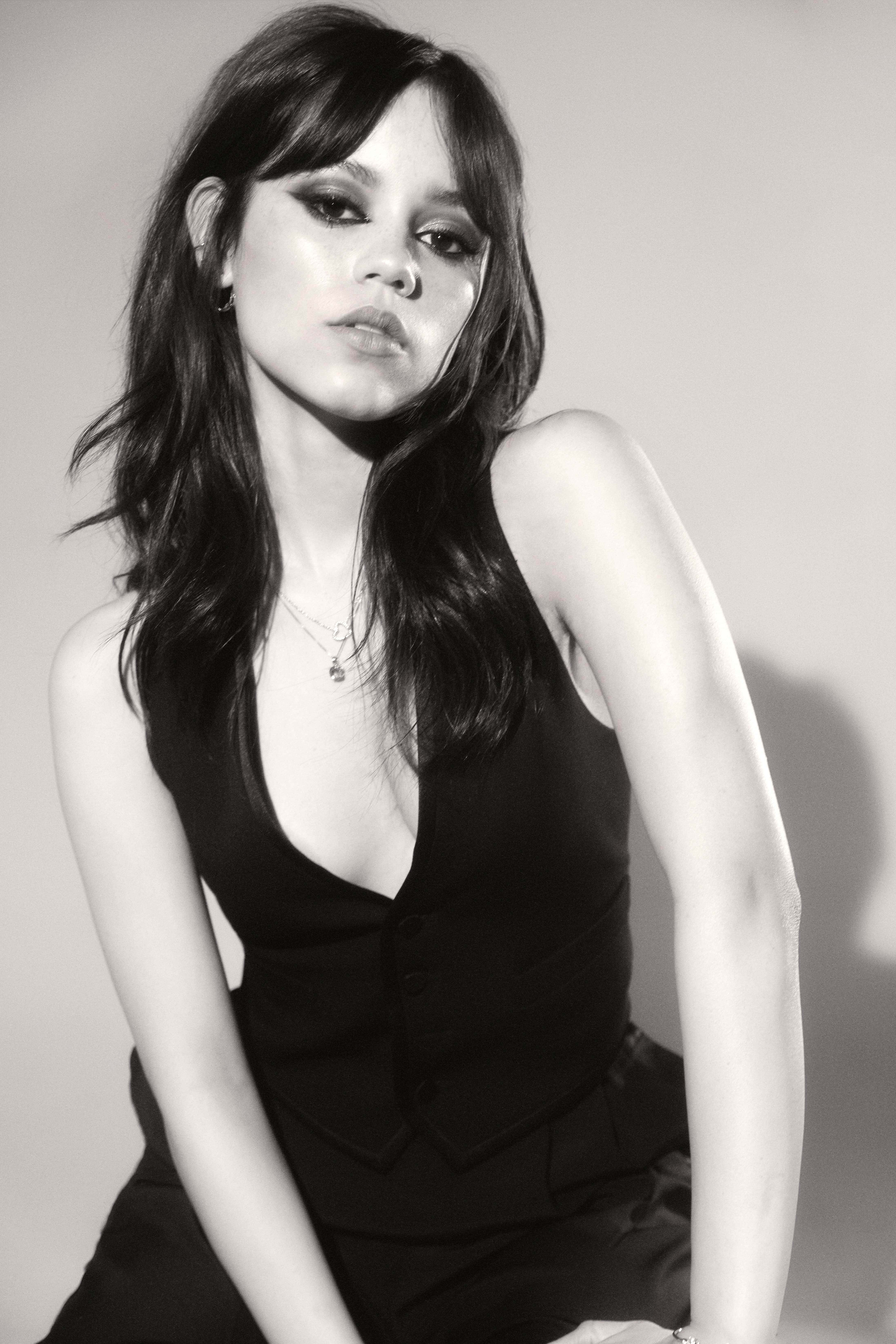 Jenna Ortega, black and white portrait, dark hair, 5K Phone Wallpaper