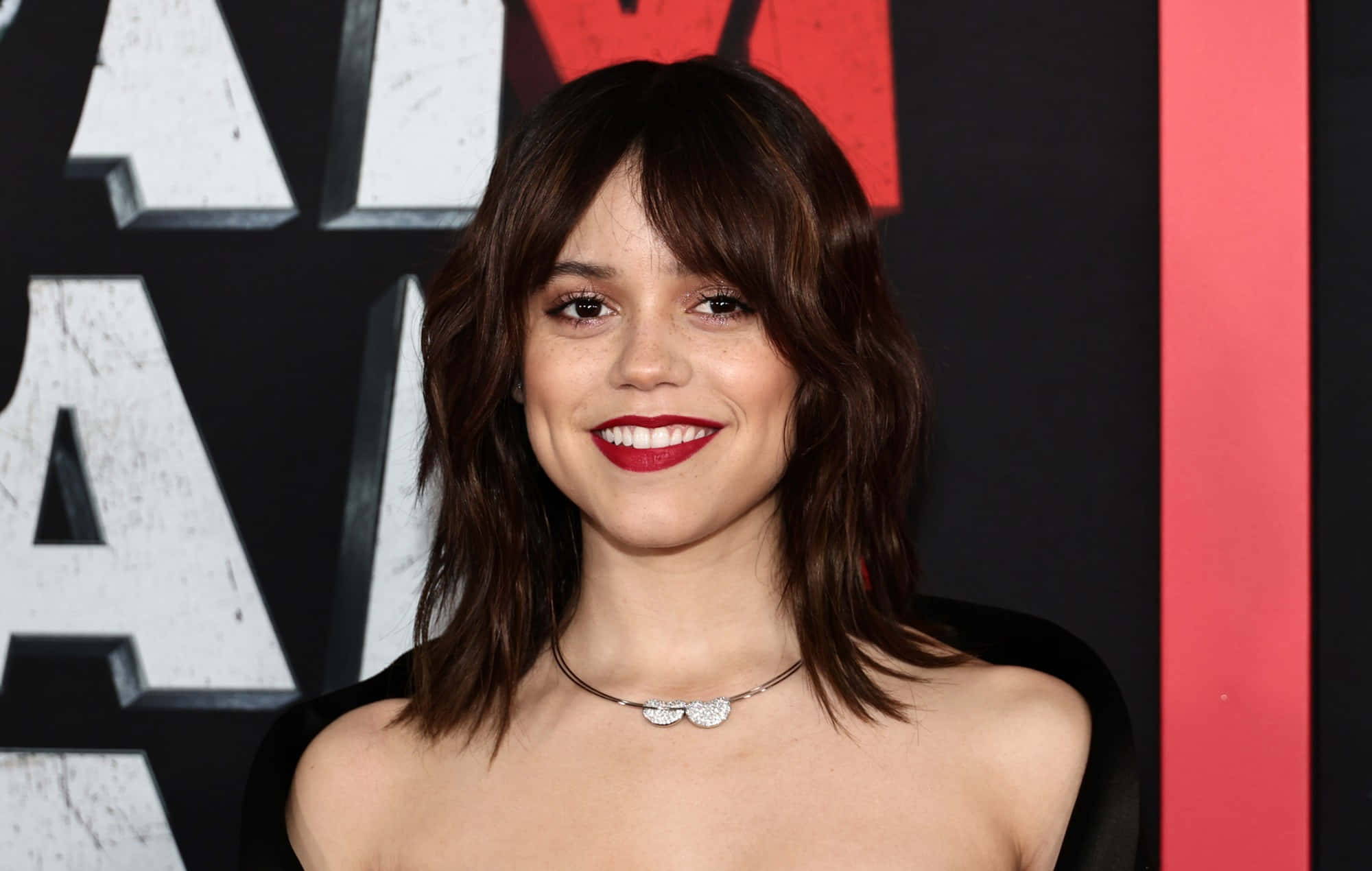 Jenna Ortega, red carpet, black background, Full HD Desktop Wallpaper