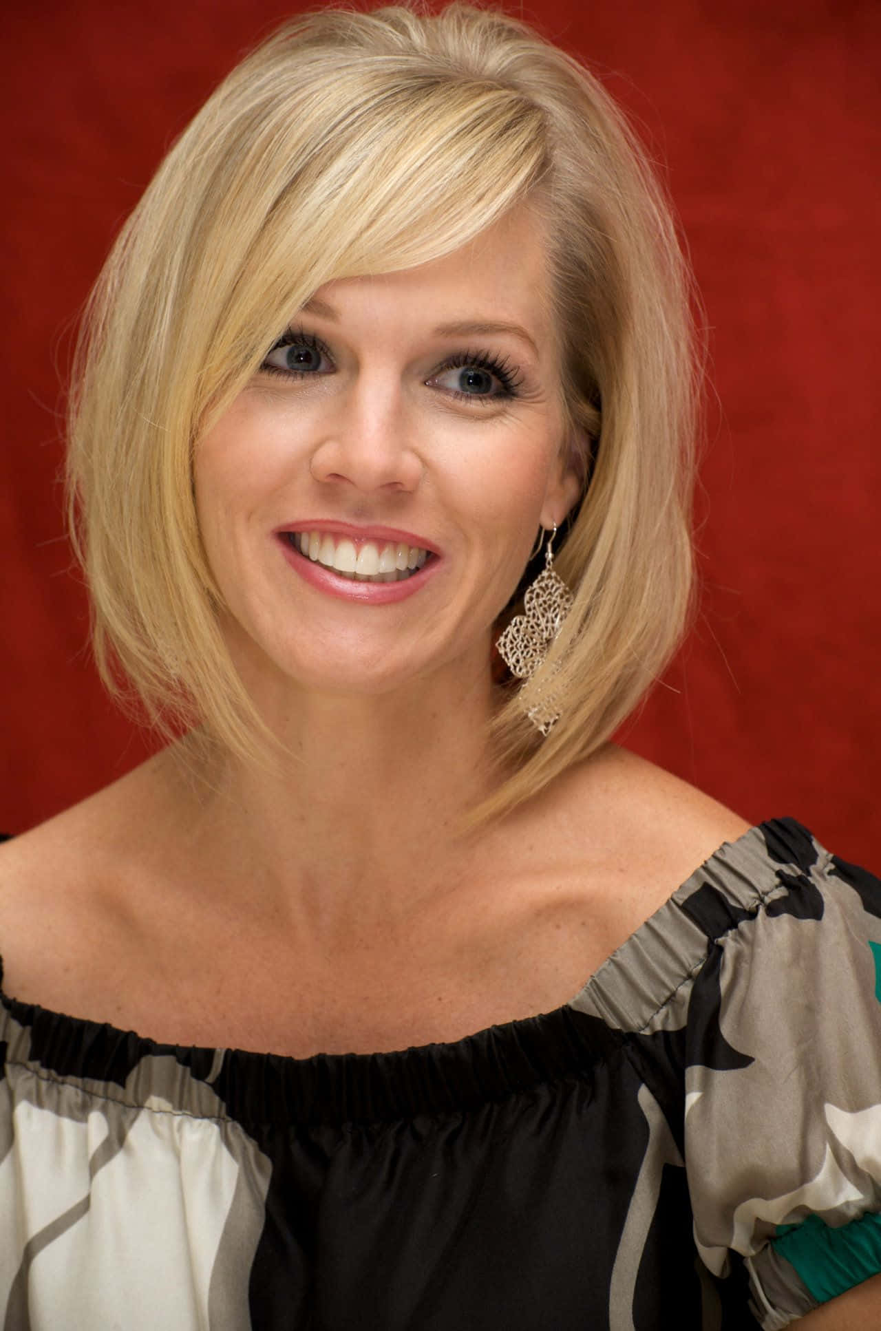 Jennie Garth, red backdrop, off-shoulder top, Full HD Phone Wallpaper