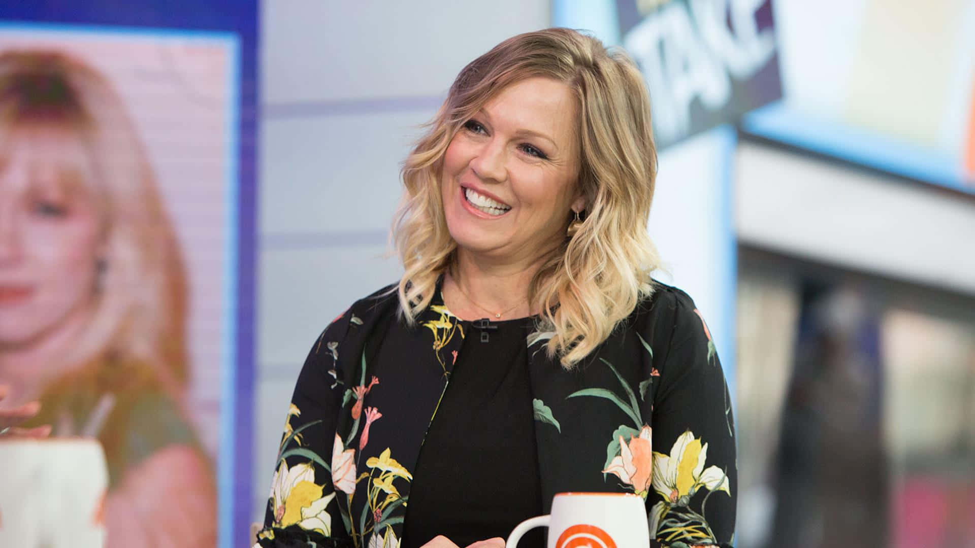 Jennie Garth, floral jacket, mug, Full HD Desktop Wallpaper