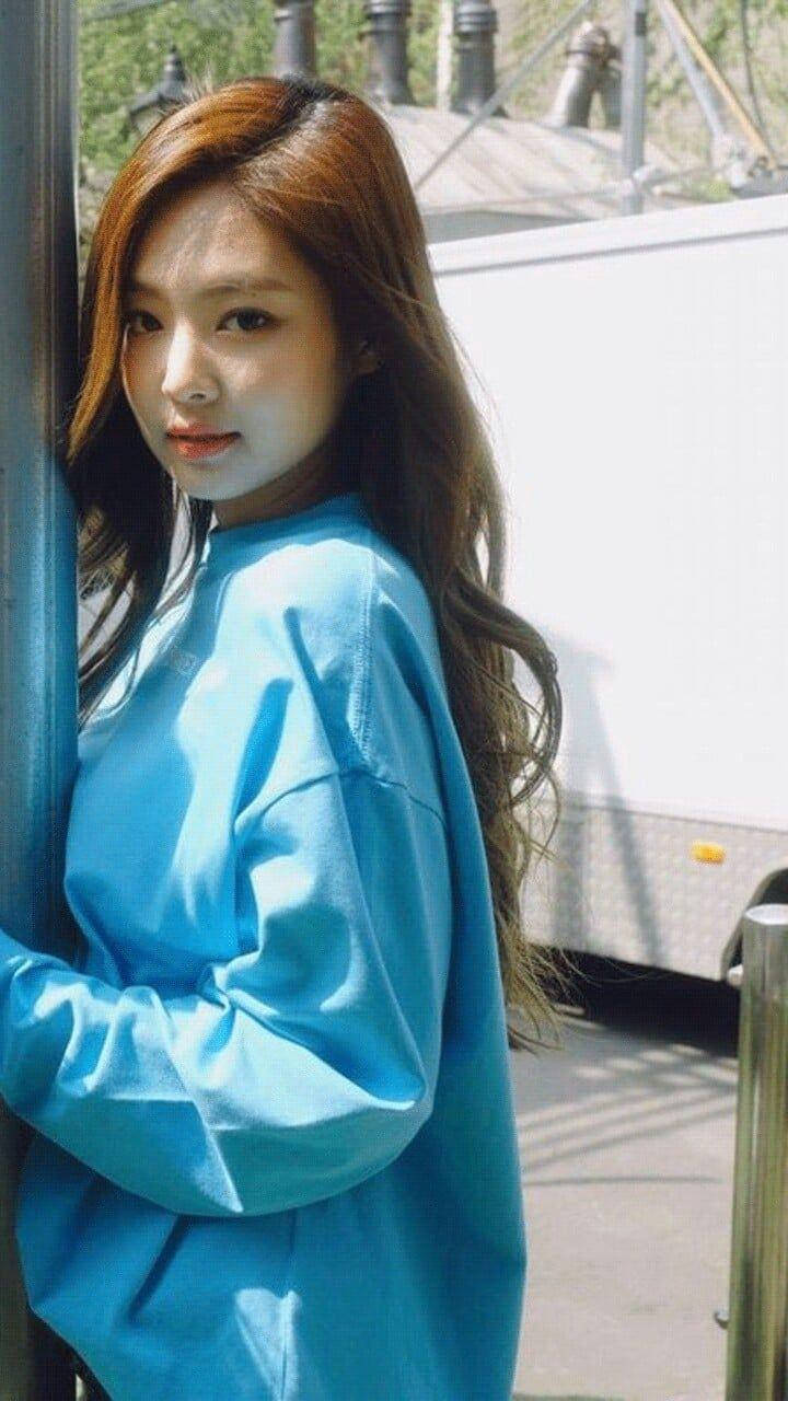 Jennie Kim, blue sweater, long brown hair, HD Phone Wallpaper