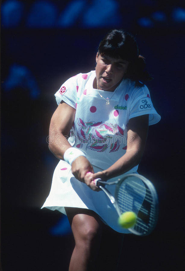 Jennifer Capriati, white polka-dot dress, yellow ball, SD Phone Wallpaper