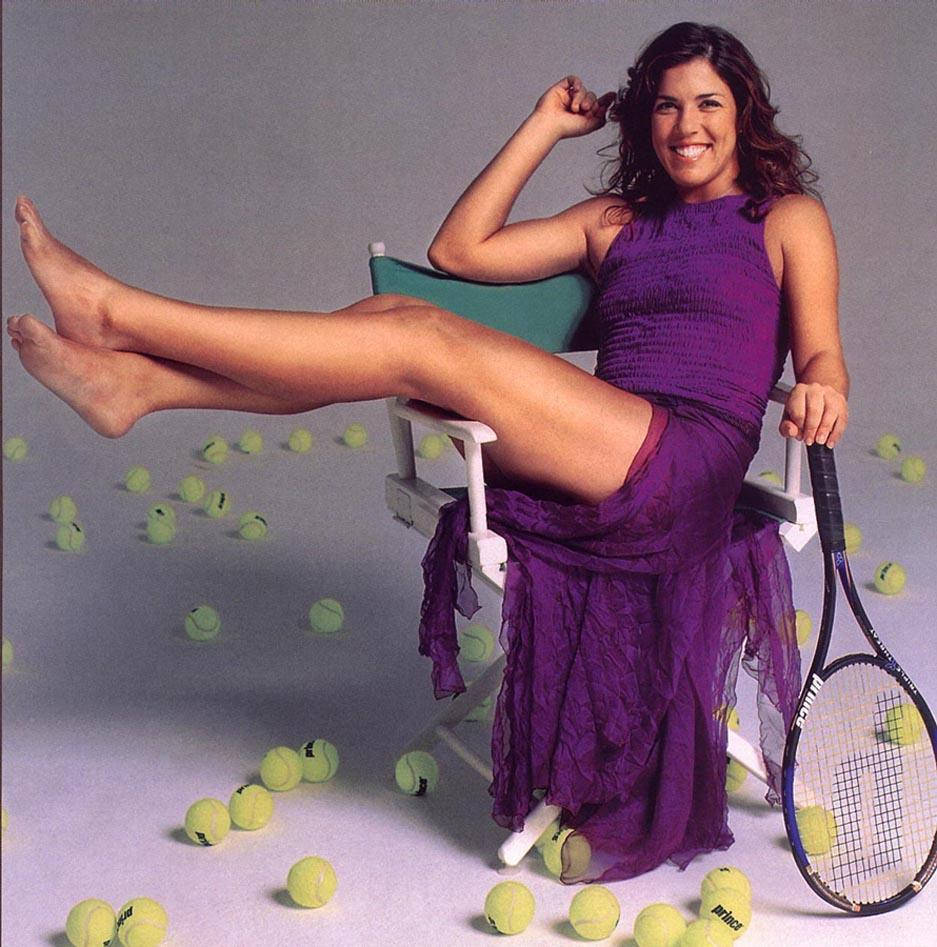 Jennifer Capriati, purple dress, tennis balls, SD Phone Wallpaper